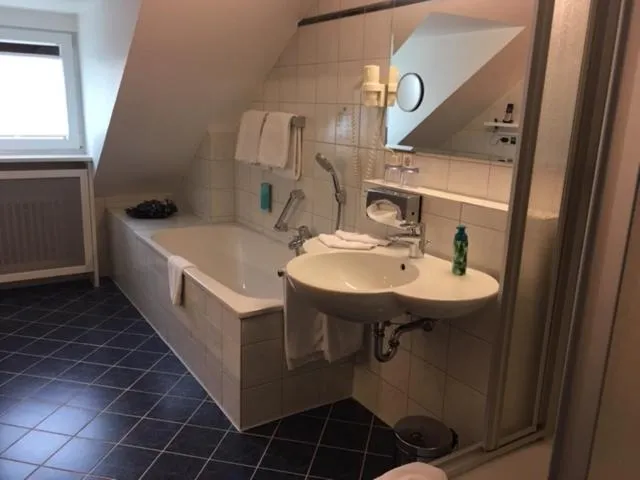 Bathroom in Park Hotel Post