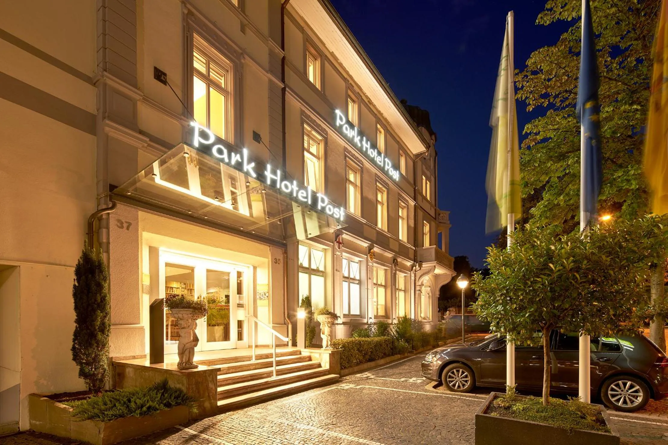 Facade/entrance in Park Hotel Post