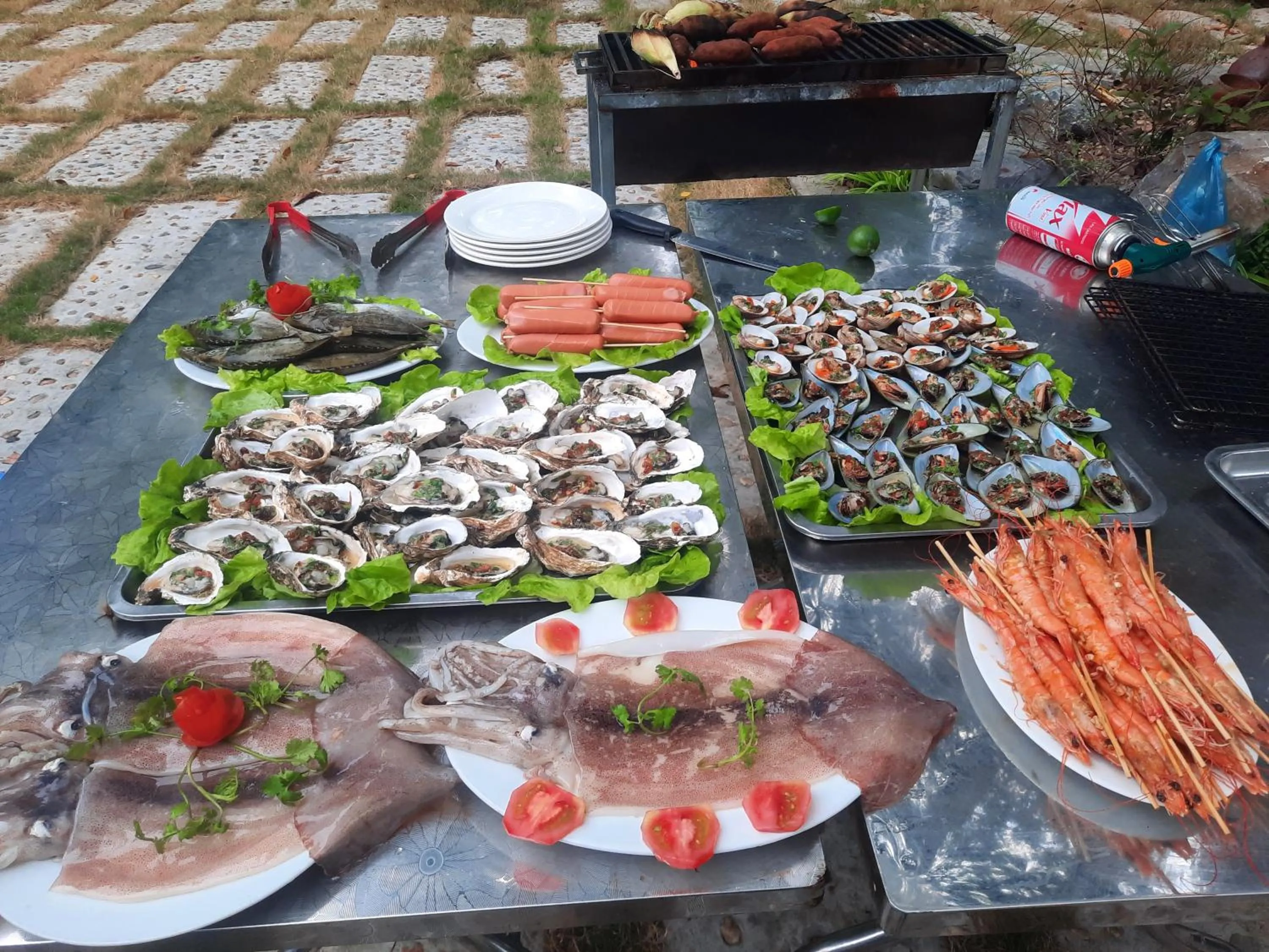 Food and drinks in Tran Chau Garden Home