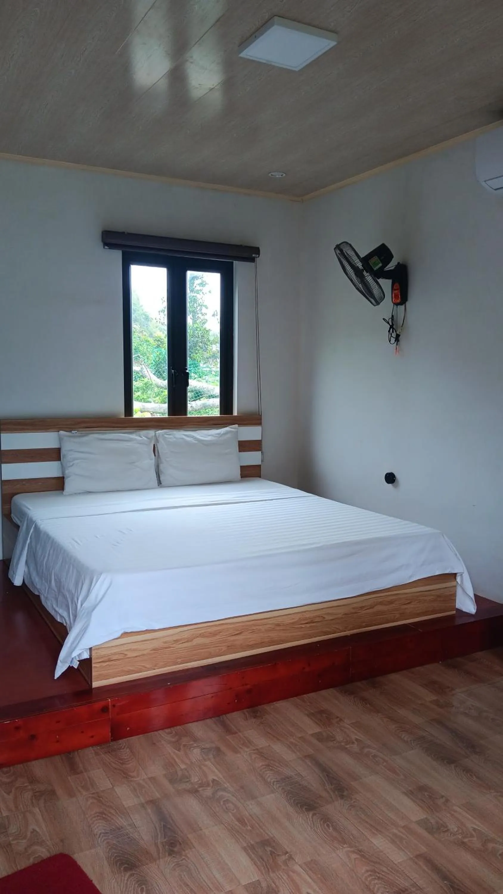 Bed in Tran Chau Garden Home