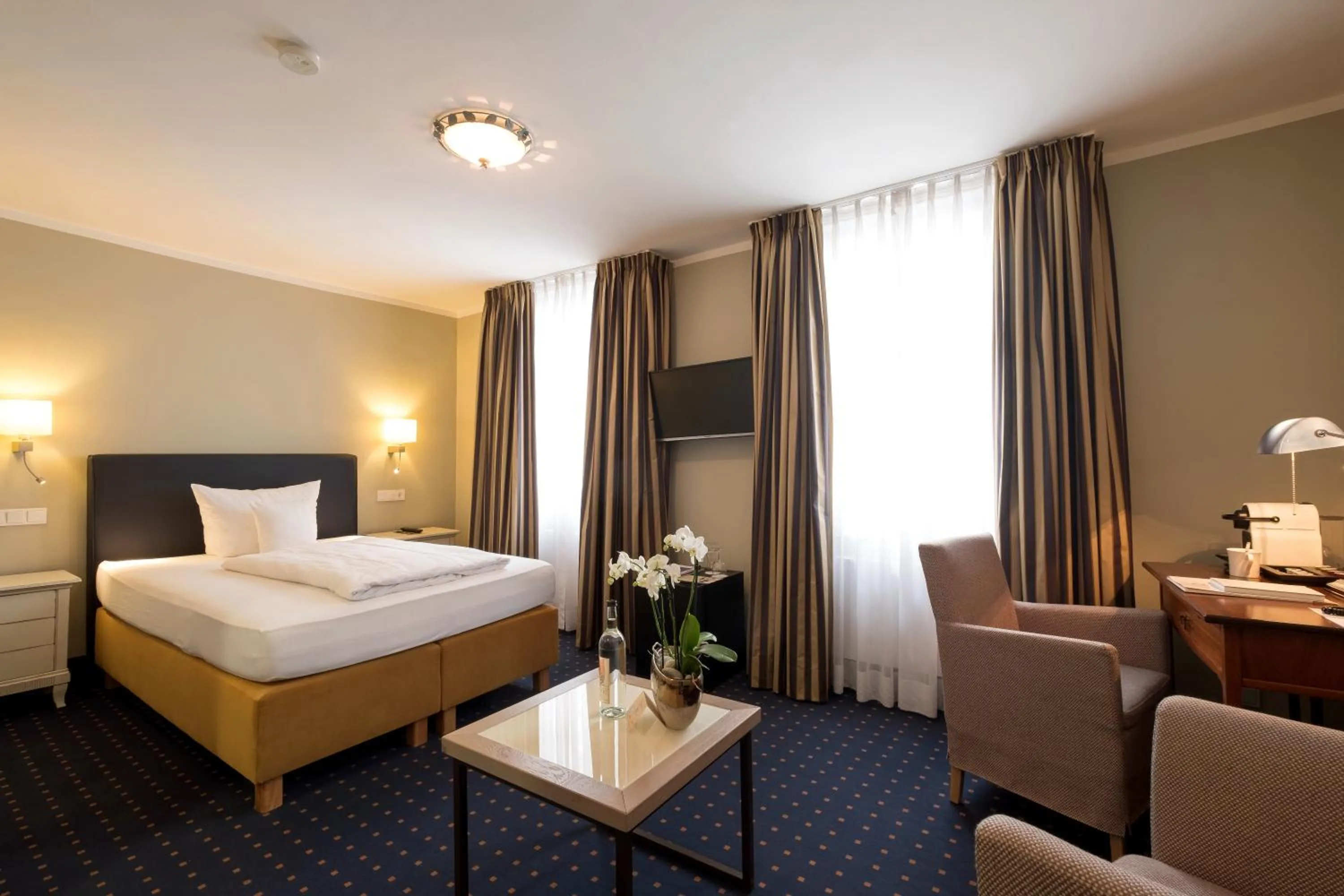 Photo of the whole room, Bed in Romantik Jugendstilhotel Bellevue