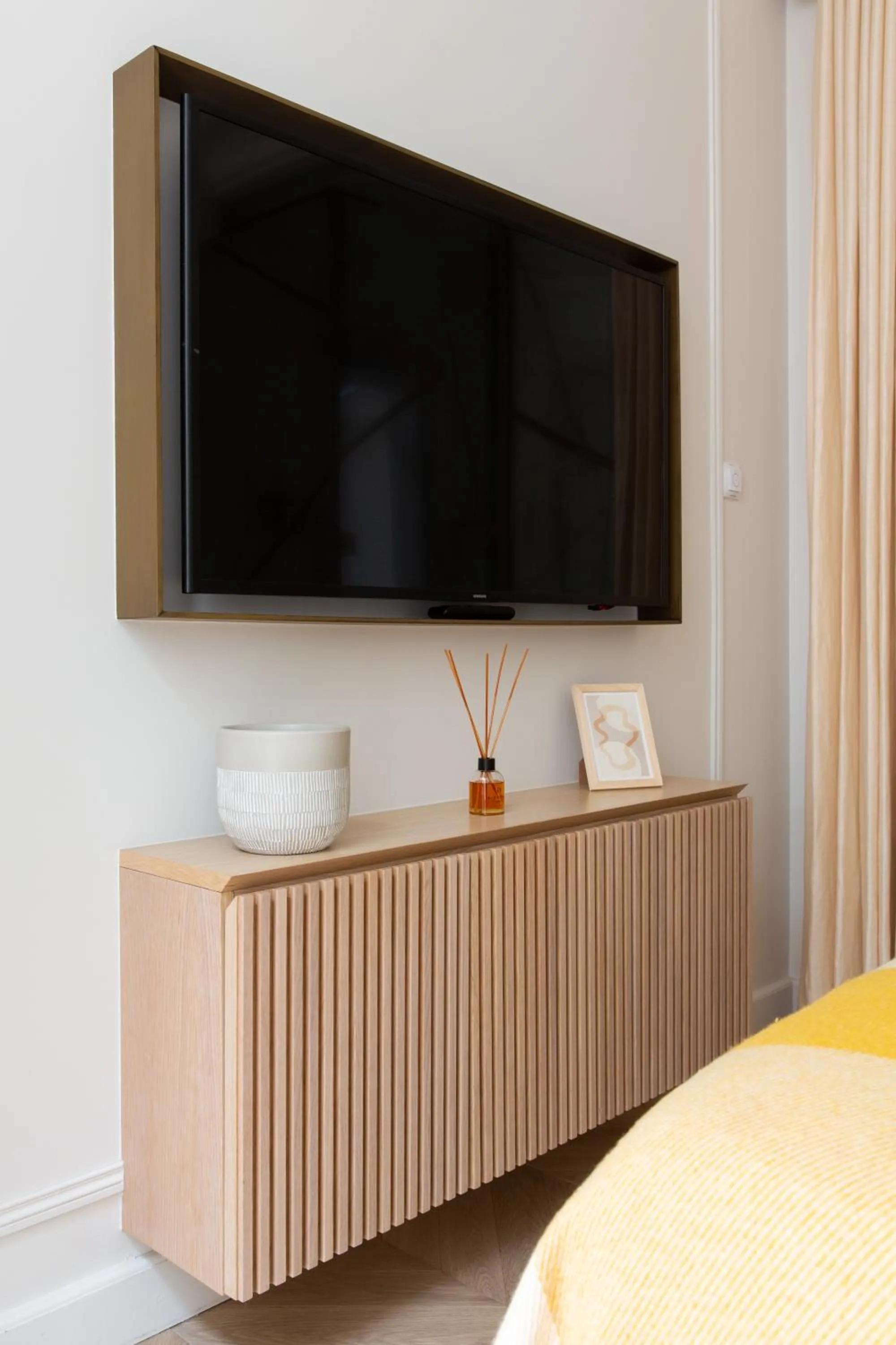 Bedroom, Bed in HIGHSTAY - Luxury Serviced Apartments - Tuileries Garden