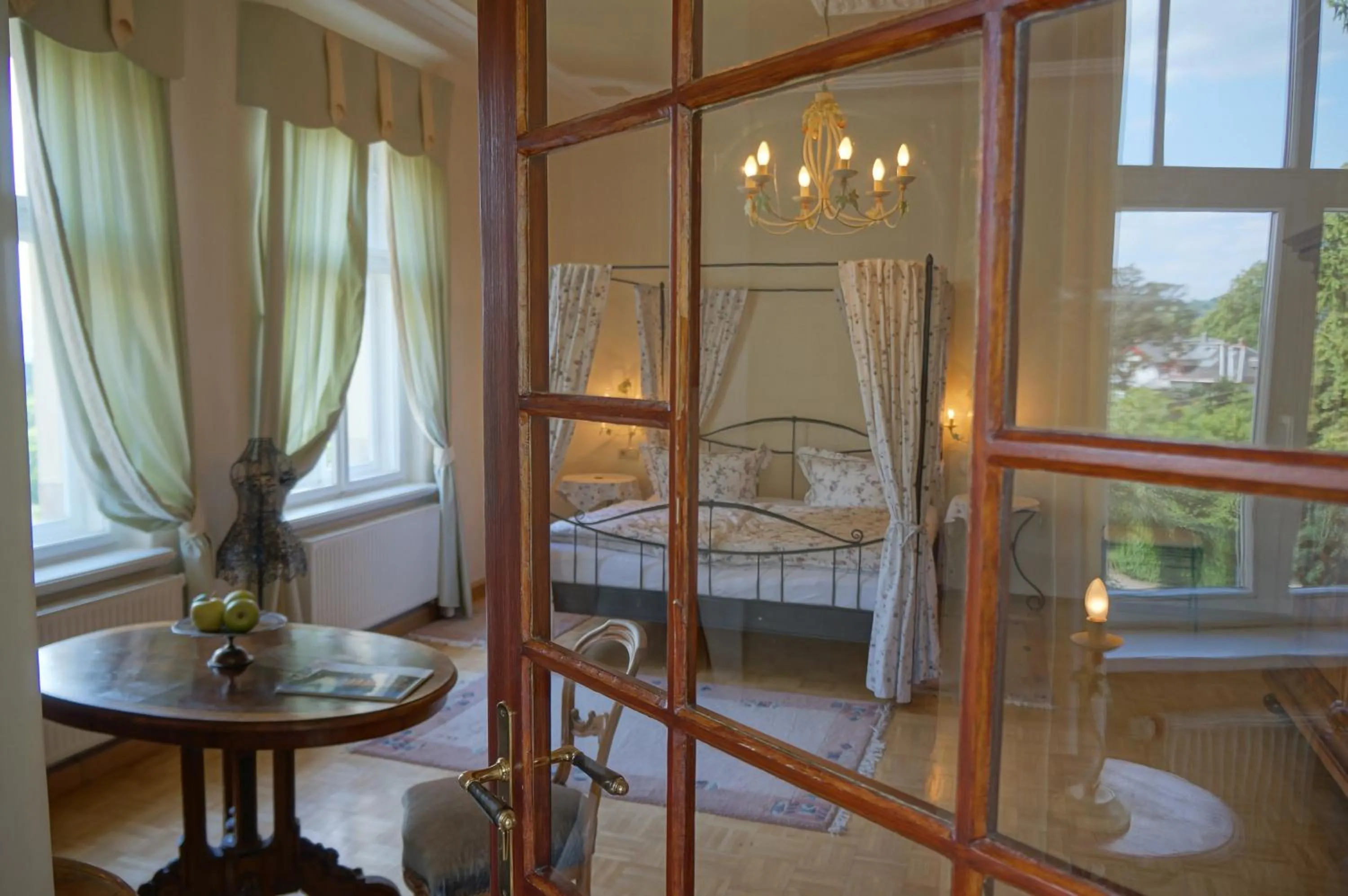 Decorative detail, Bed in Hotel-Appartement-Villa Ulenburg