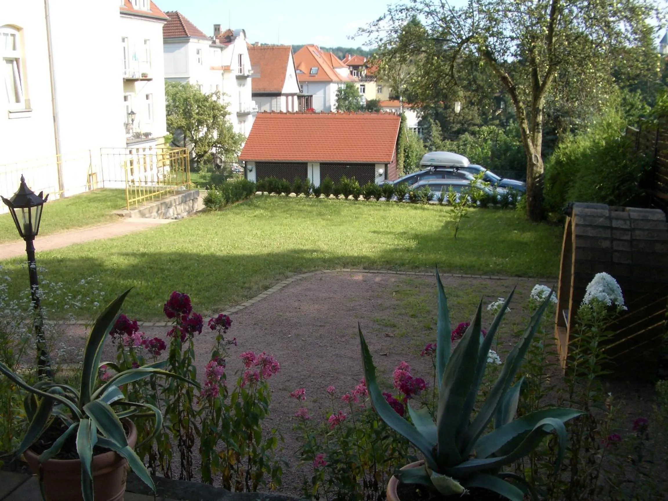 Garden in Hotel-Appartement-Villa Ulenburg