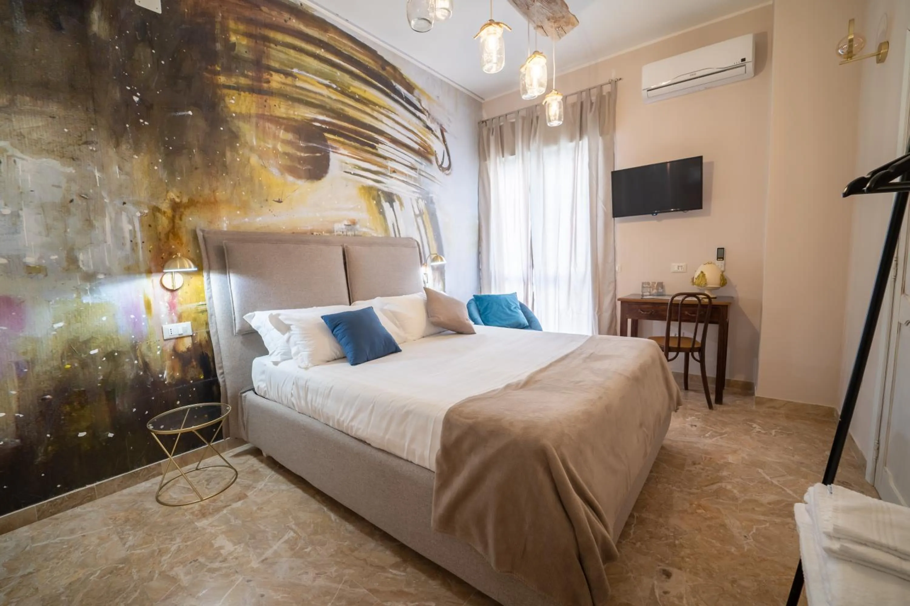 Bedroom, Bed in Urban Rooms