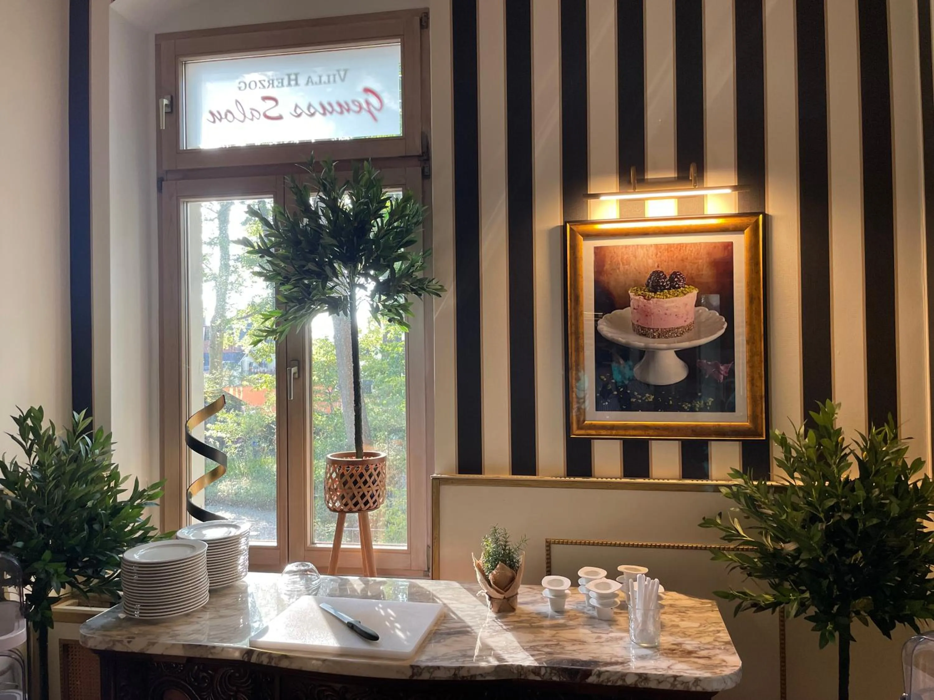 Restaurant/places to eat in Hotel Villa Herzog