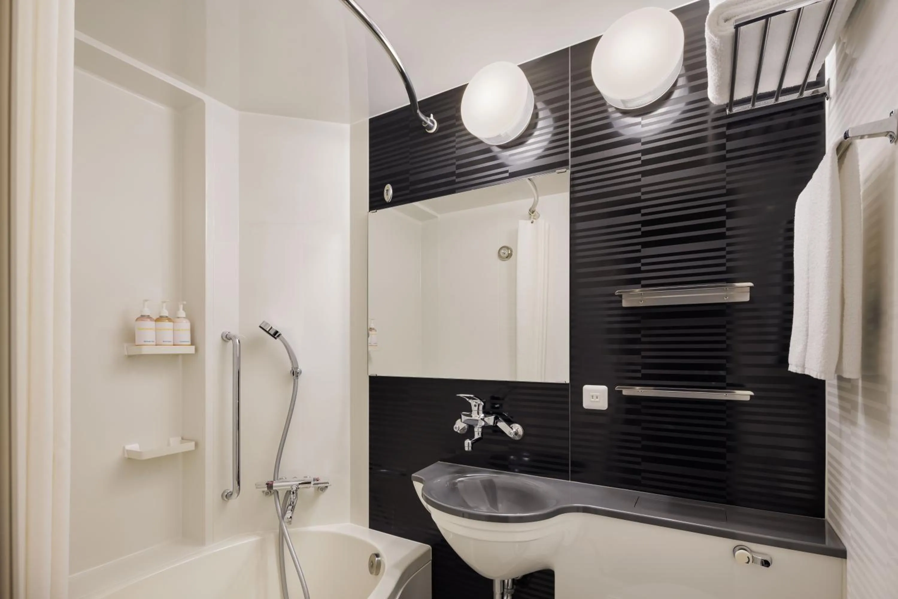 Shower in HOTEL UNIZO Kyoto Karasuma Oike