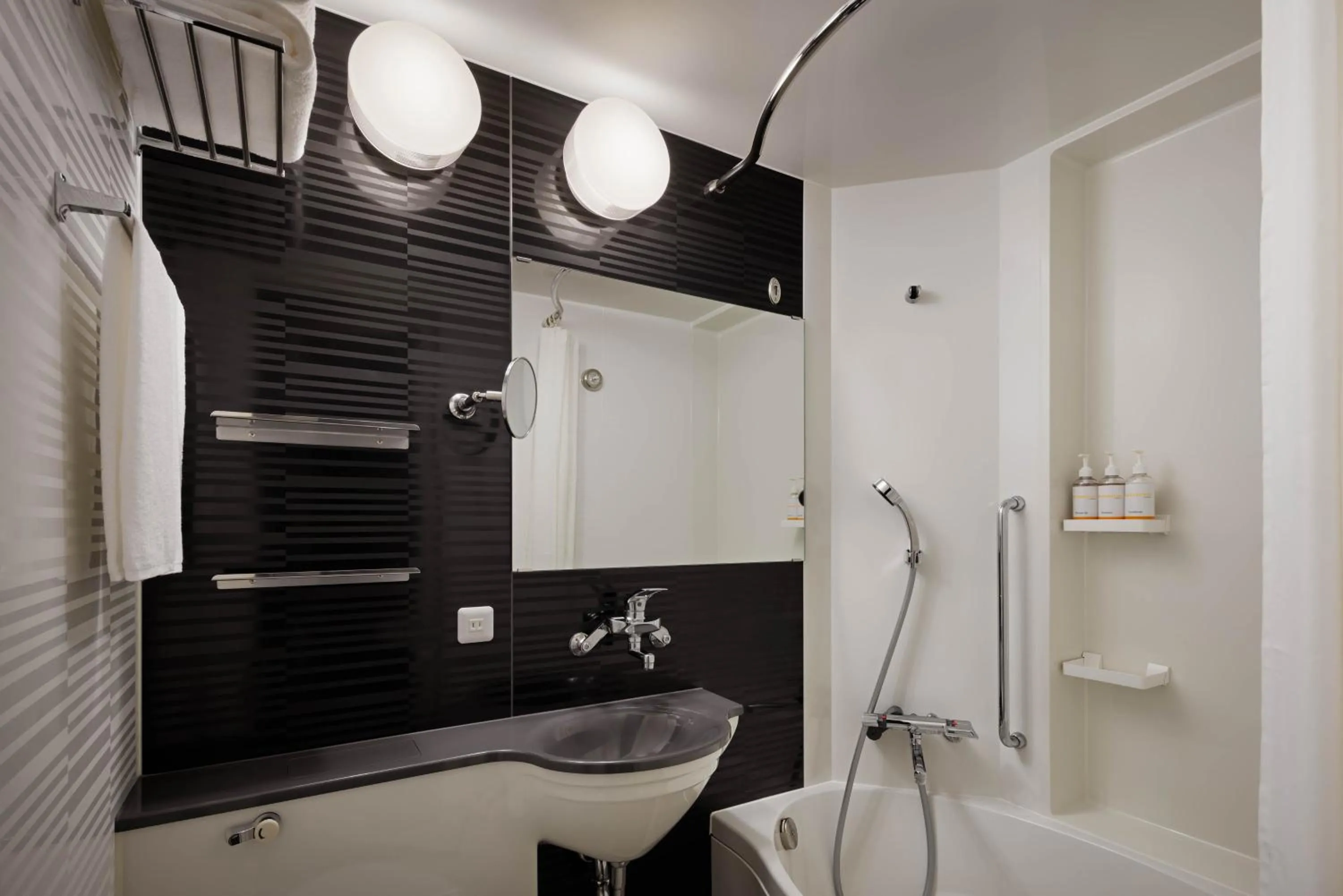 Shower in HOTEL UNIZO Kyoto Karasuma Oike