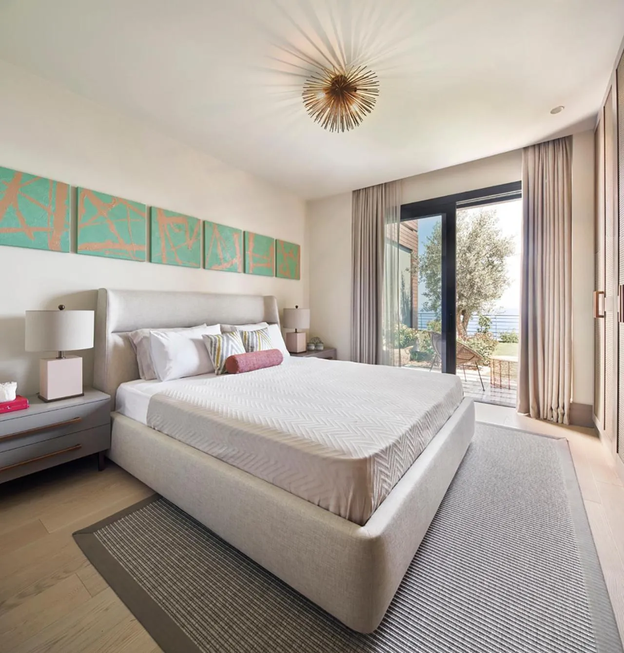 Bed in Root Redrock Yalıkavak