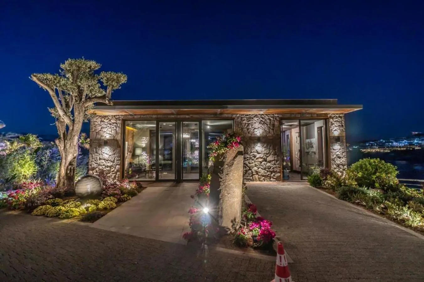 Facade/entrance in Root Redrock Yalıkavak