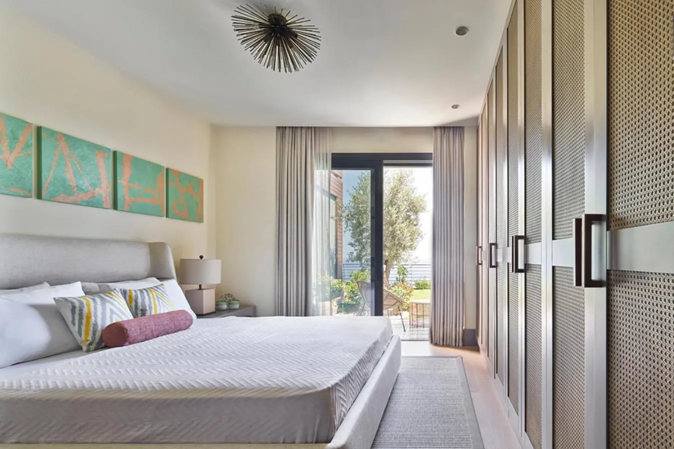 Bed in Root Redrock Yalıkavak