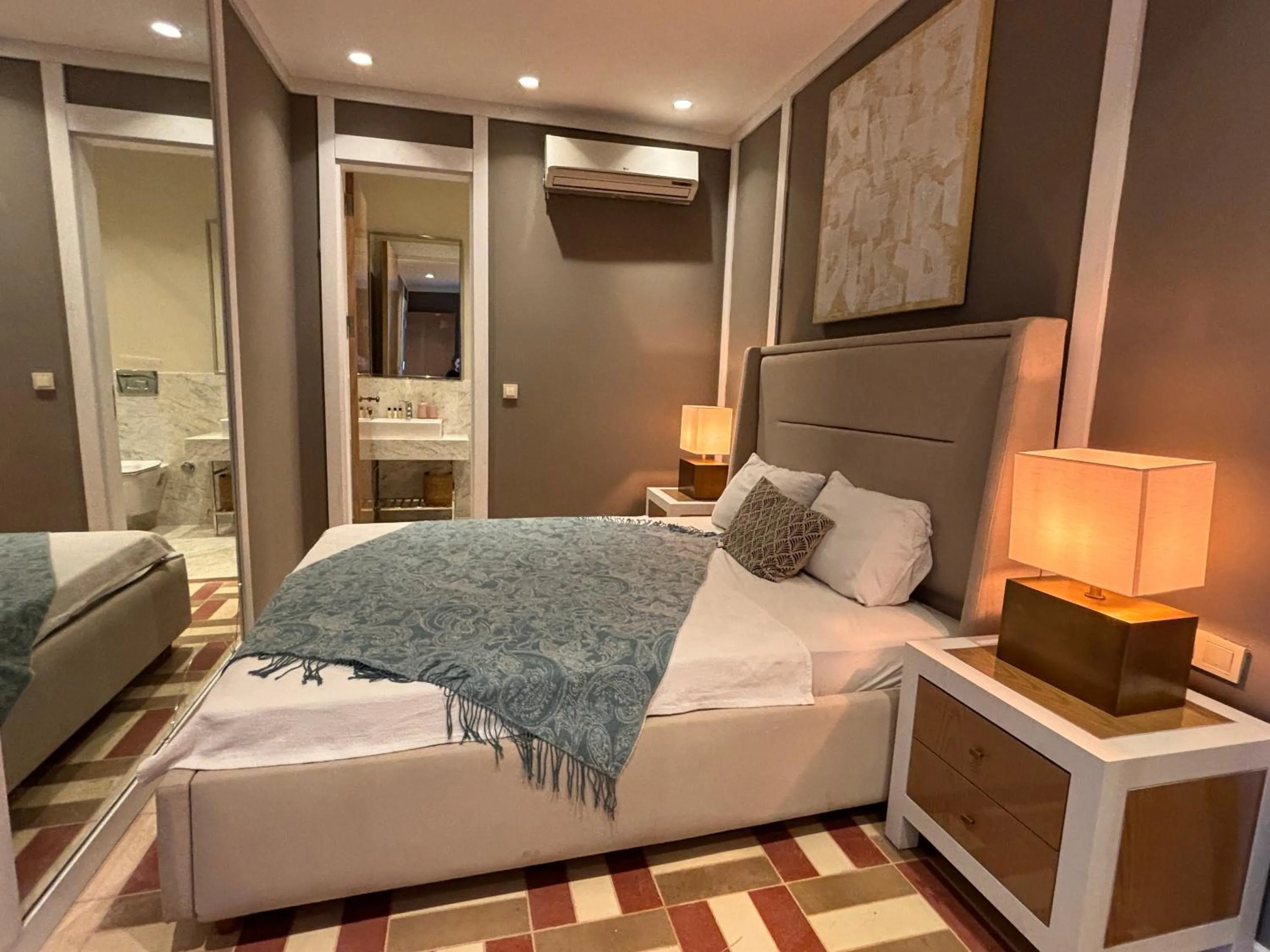 Bed in Root Redrock Yalıkavak