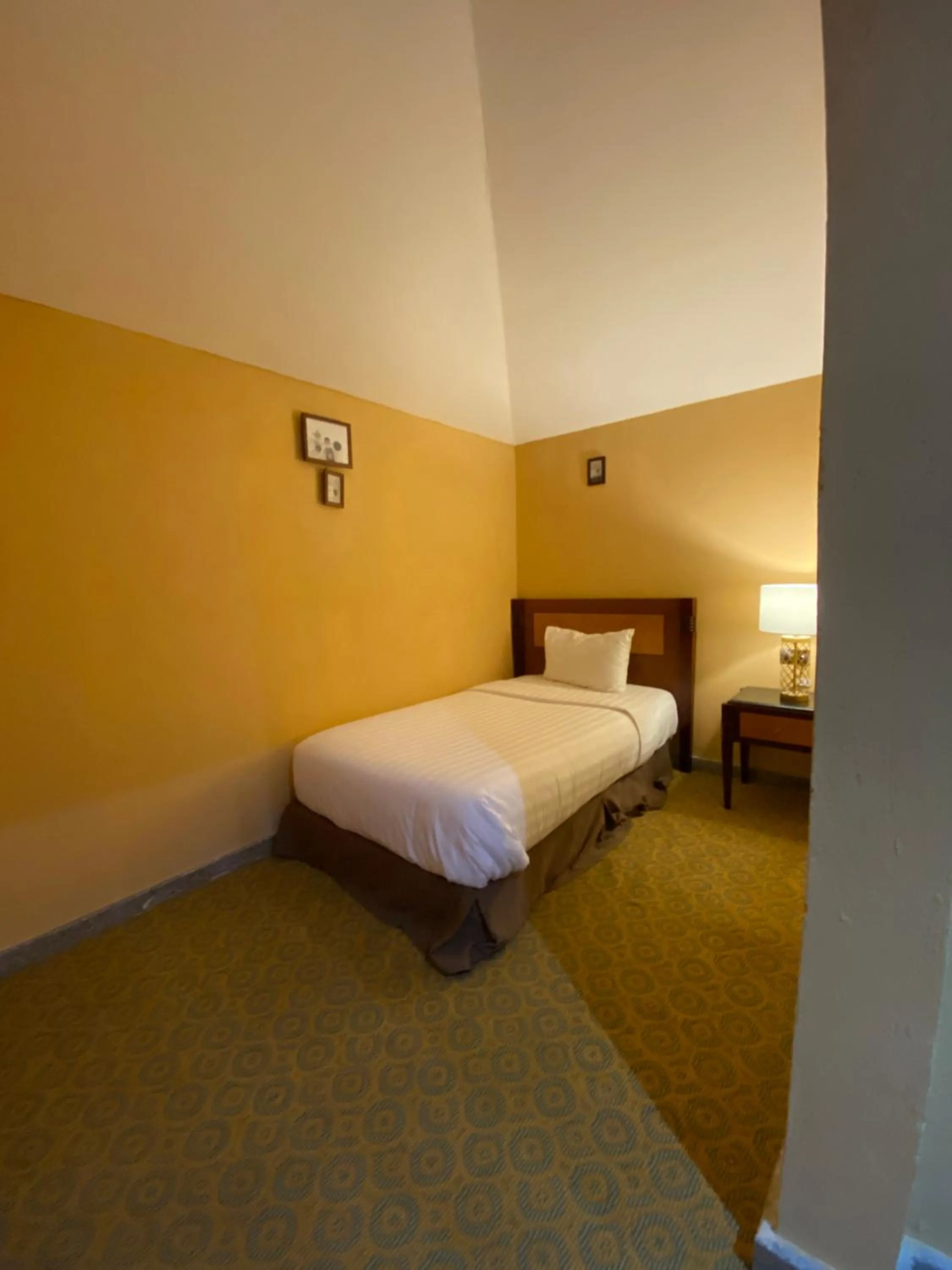 Bed in Desert Inn Resort and Camp