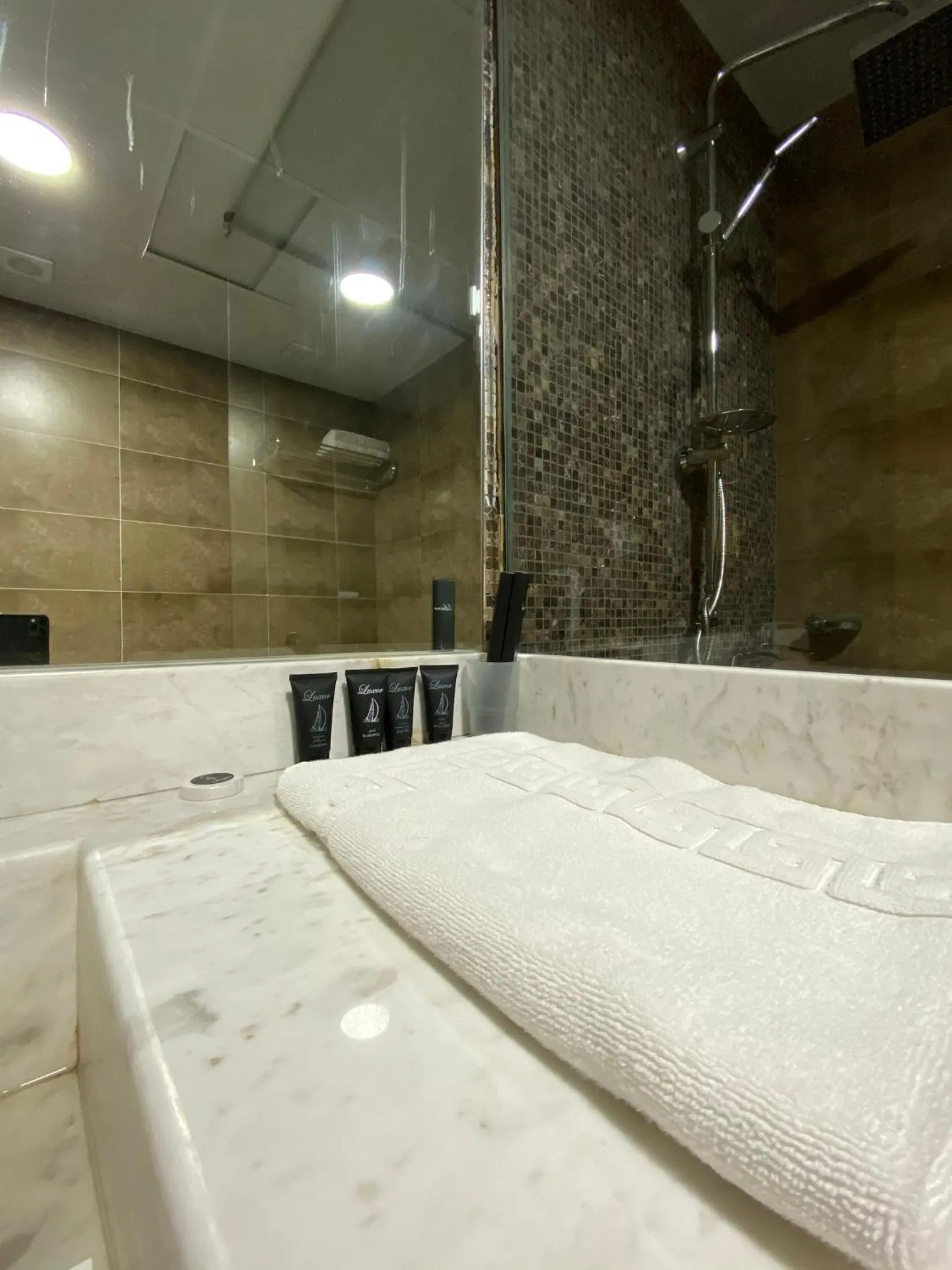 Desert Inn Resort and Camp