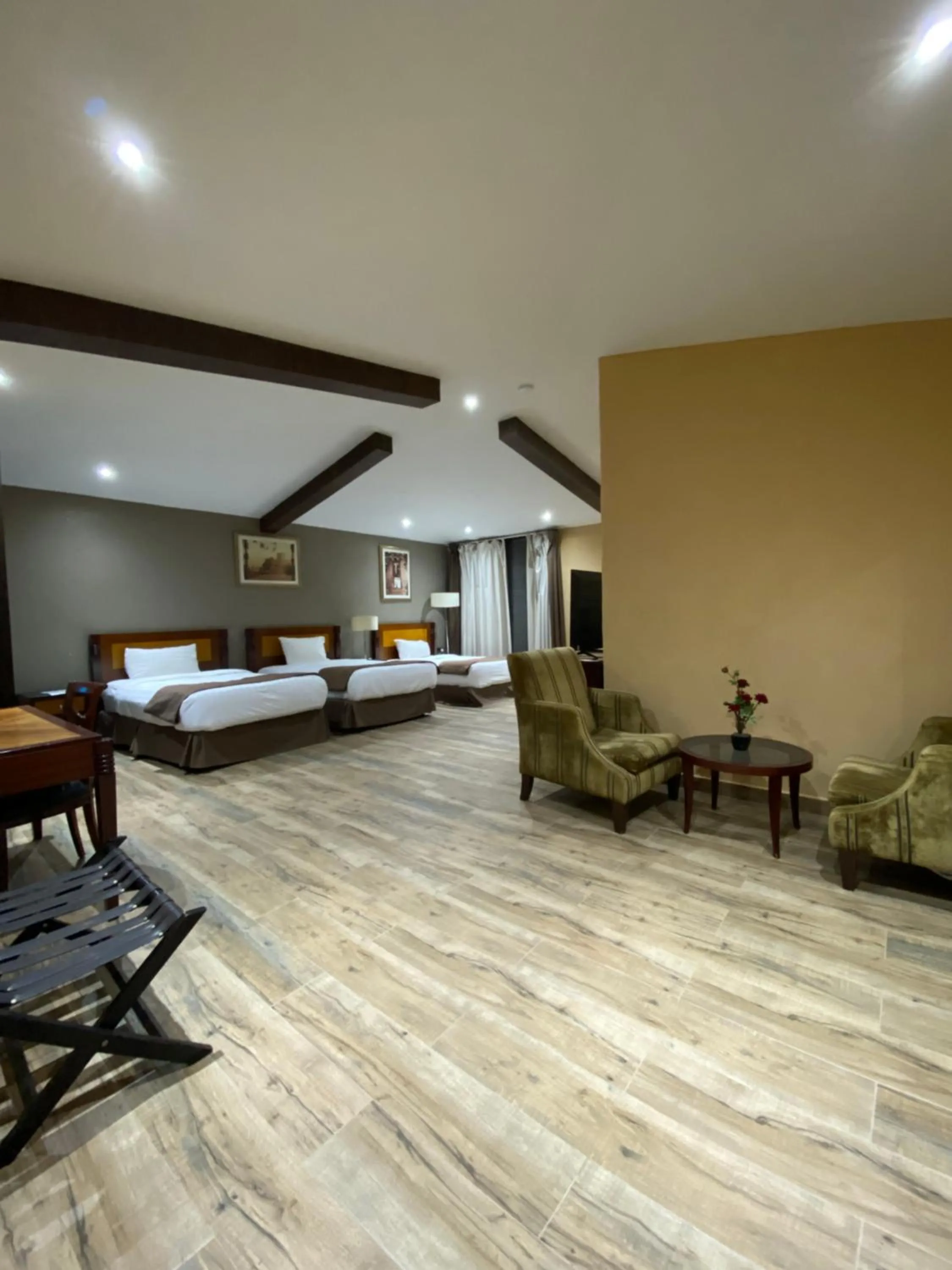 Desert Inn Resort and Camp