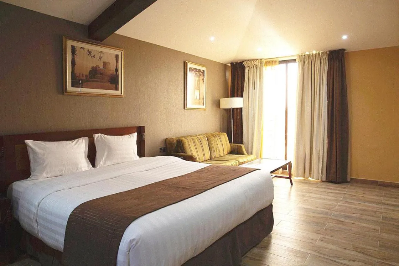 Bed in Desert Inn Resort and Camp