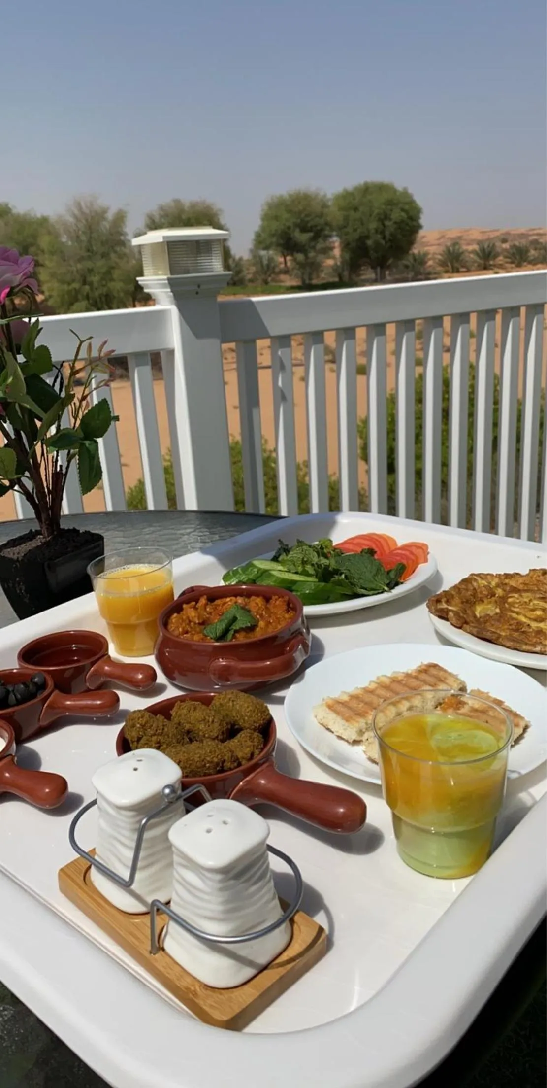 Breakfast in Desert Inn Resort and Camp