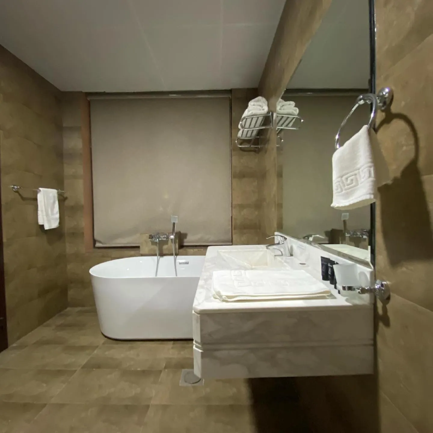 Desert Inn Resort and Camp