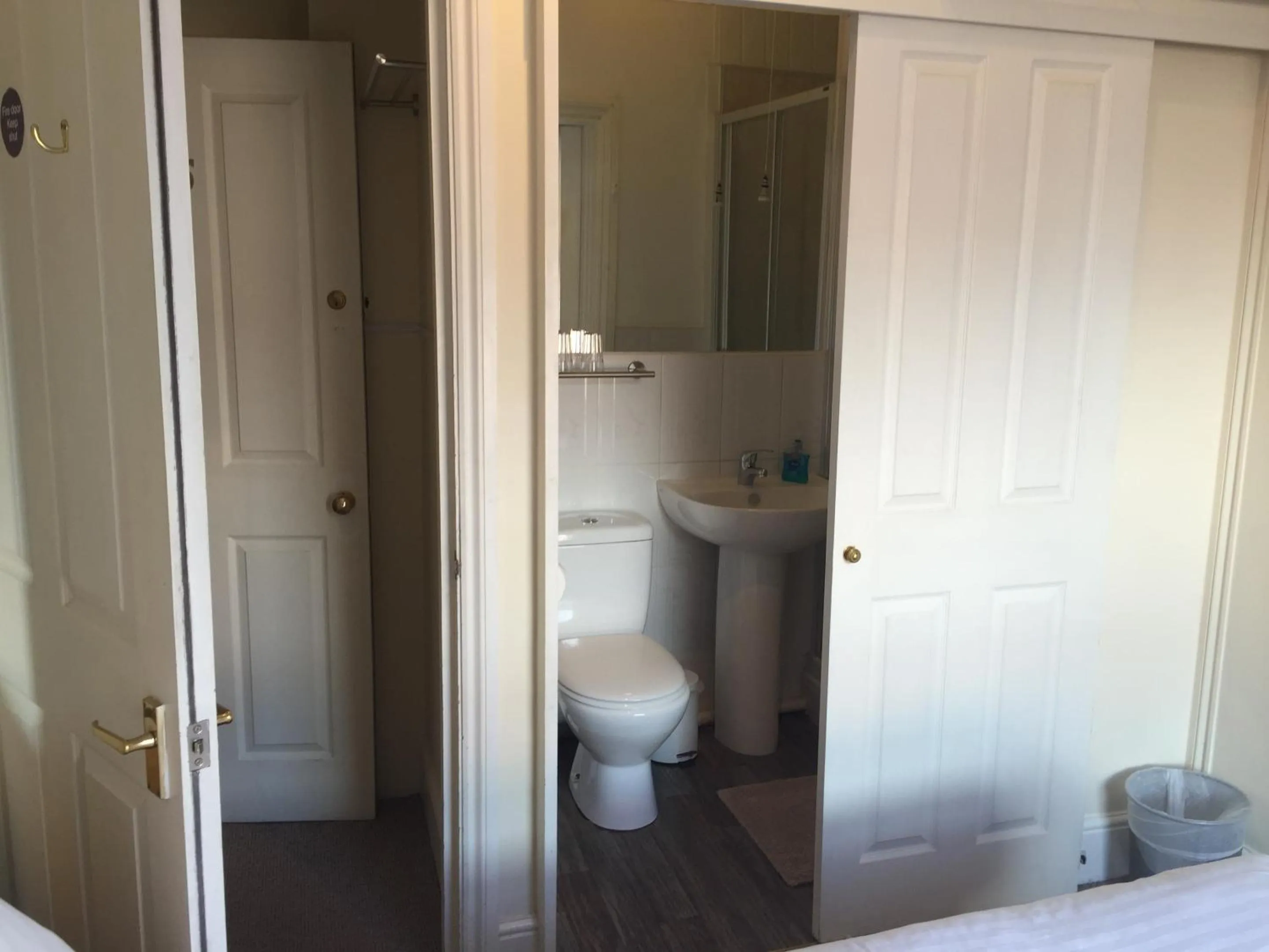 Bedroom in Barbican Reach Guest House