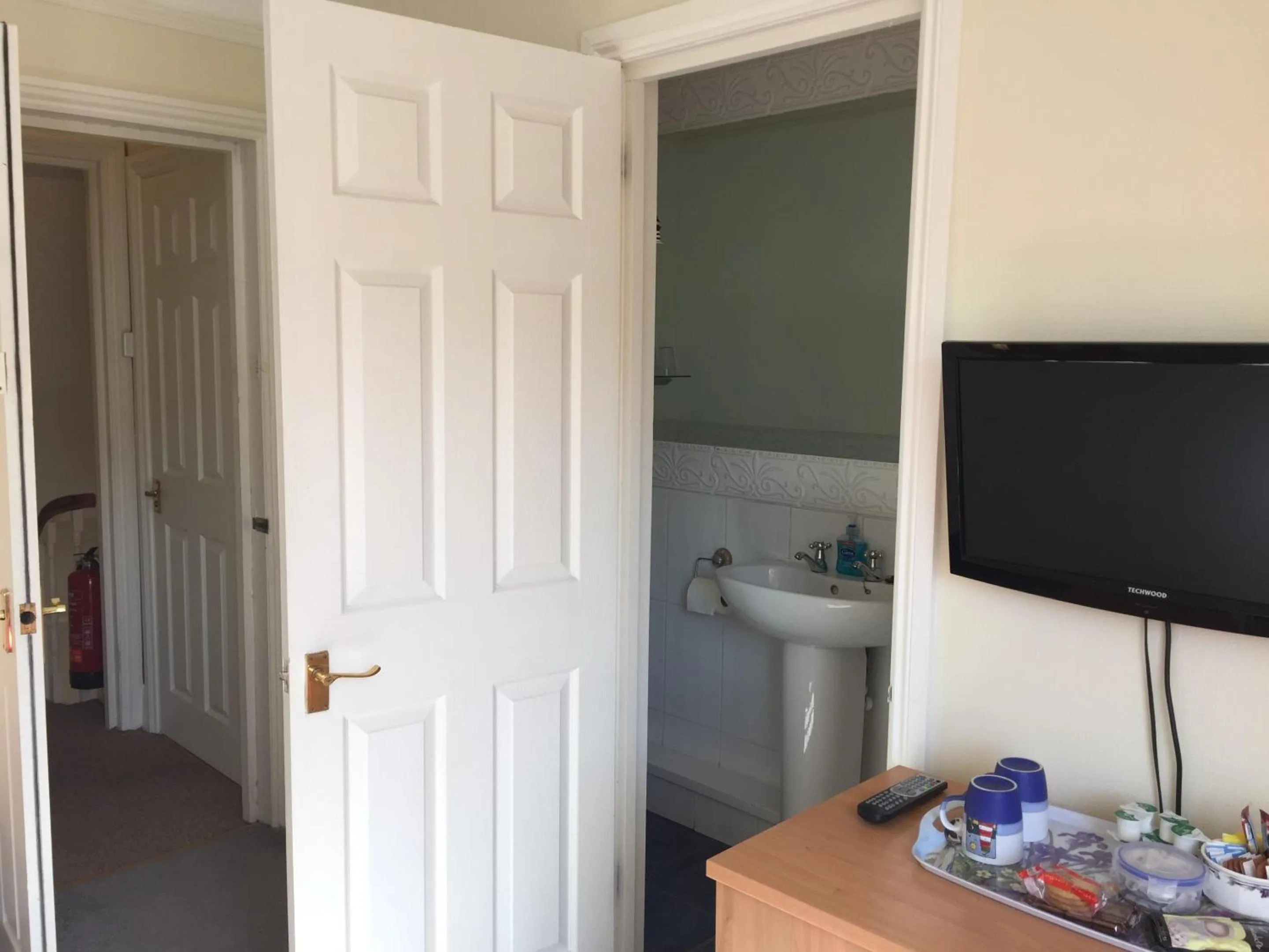 Bathroom in Barbican Reach Guest House