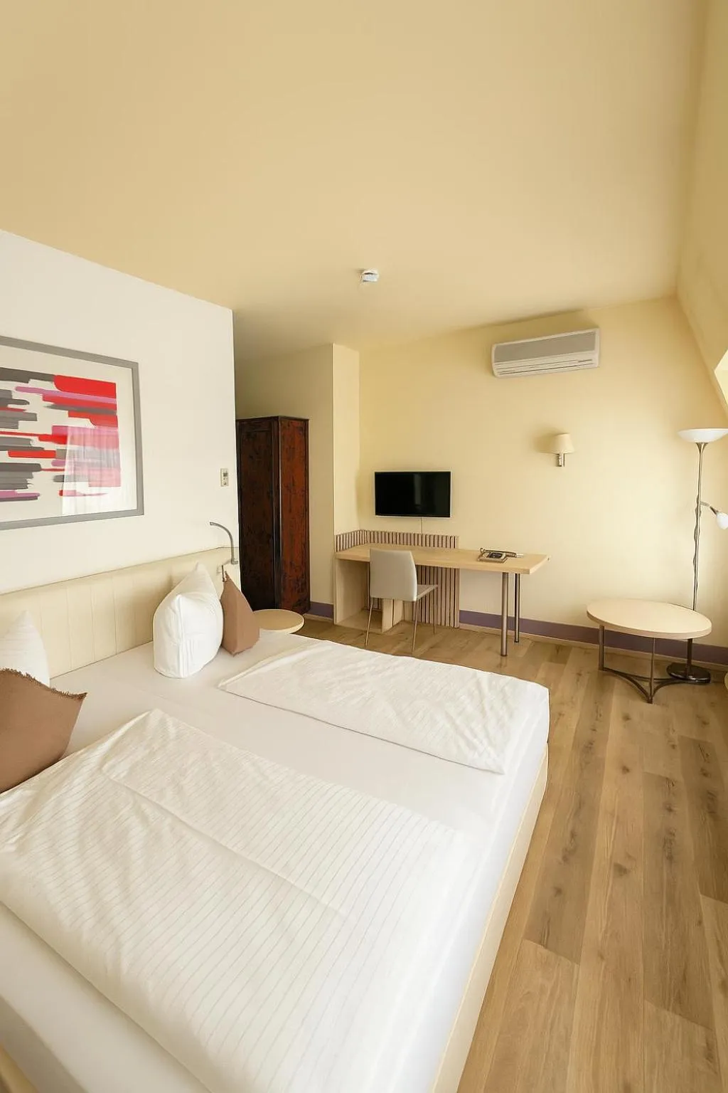 Photo of the whole room in Hotel Villa Noel am Hauptbahnhof