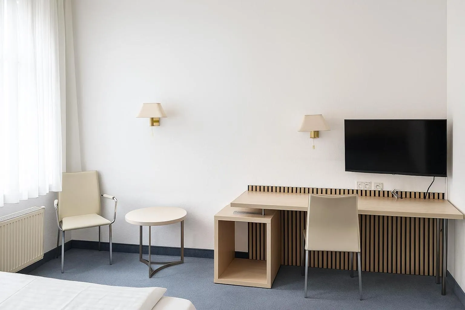 TV and multimedia in Hotel Villa Noel am Hauptbahnhof