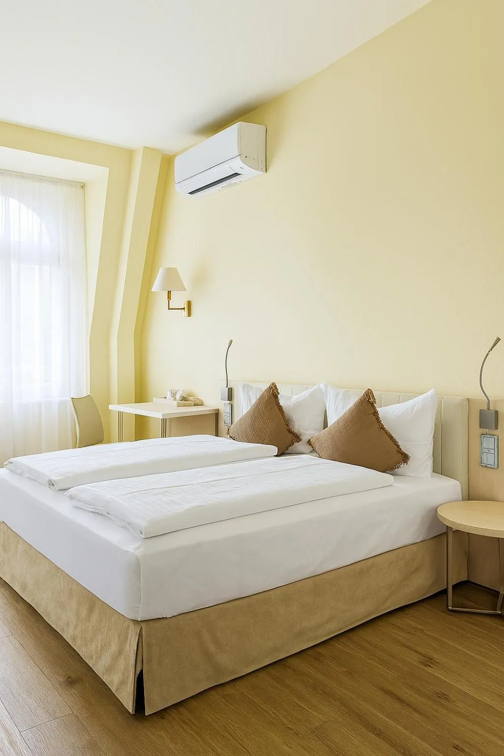 Photo of the whole room in Hotel Villa Noel am Hauptbahnhof