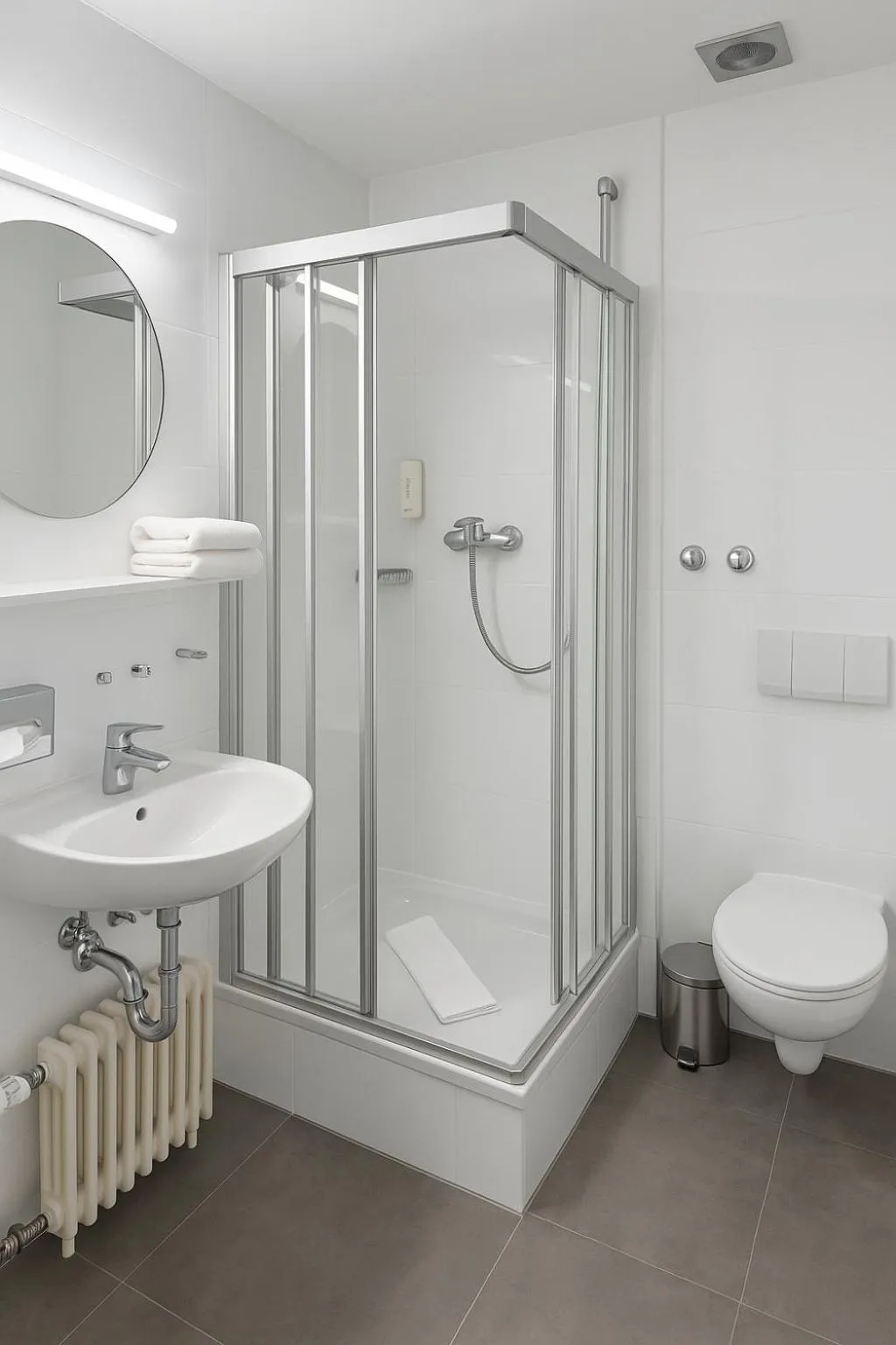 Bathroom in Hotel Villa Noel am Hauptbahnhof