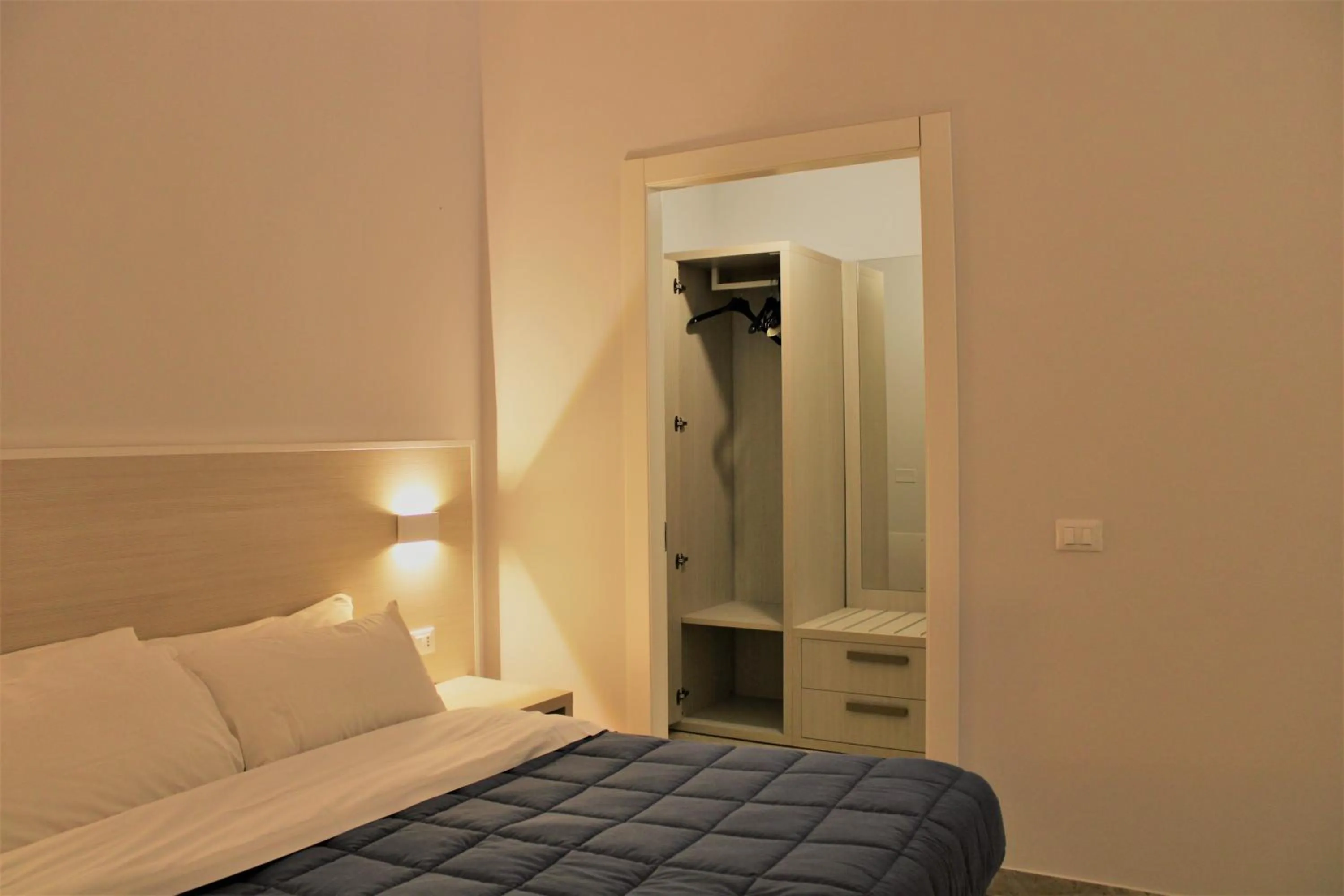 Bedroom, Bed in Zibibbo Beach Apartments - Trapani