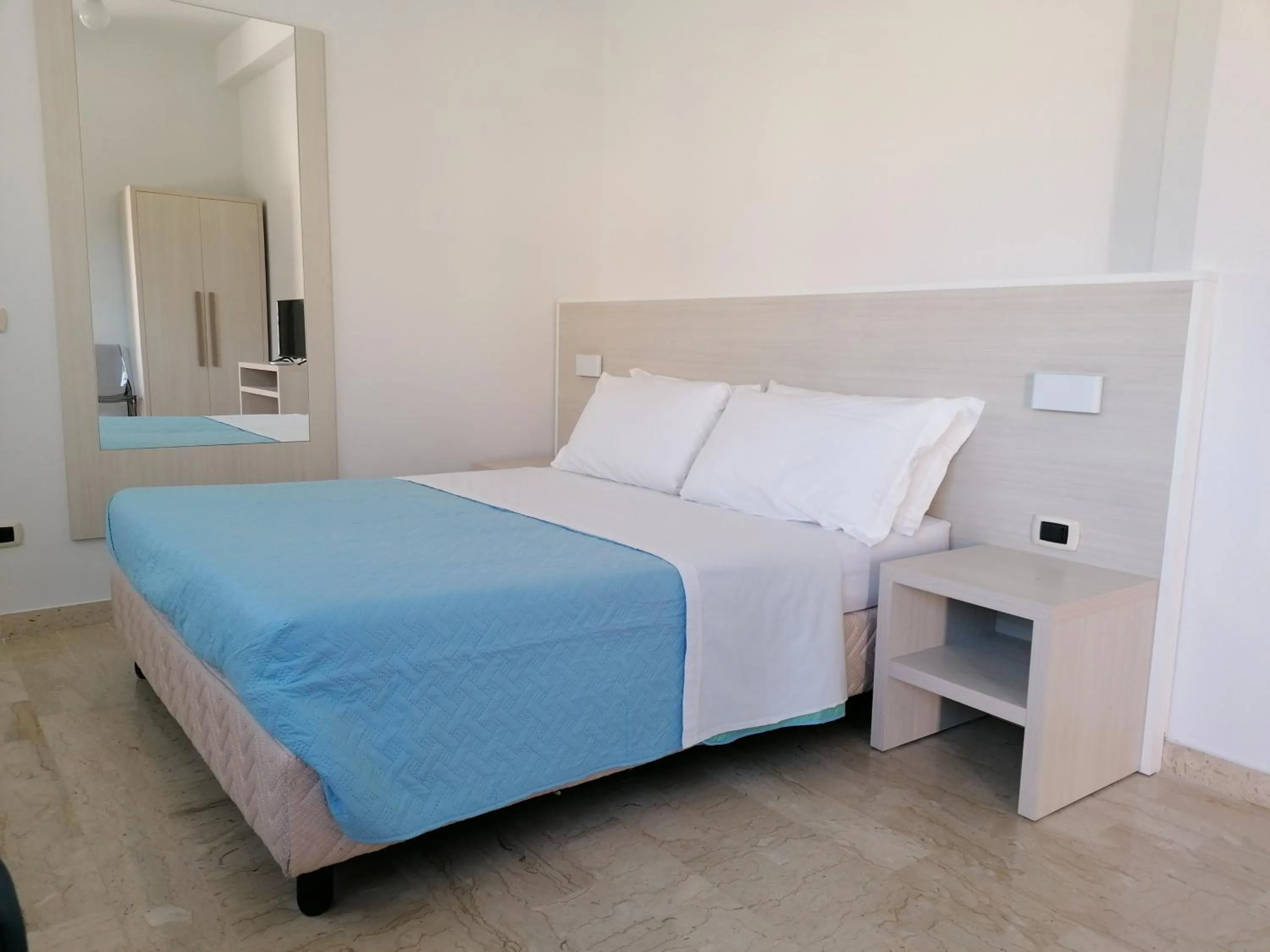 Bedroom, Bed in Zibibbo Beach Apartments - Trapani