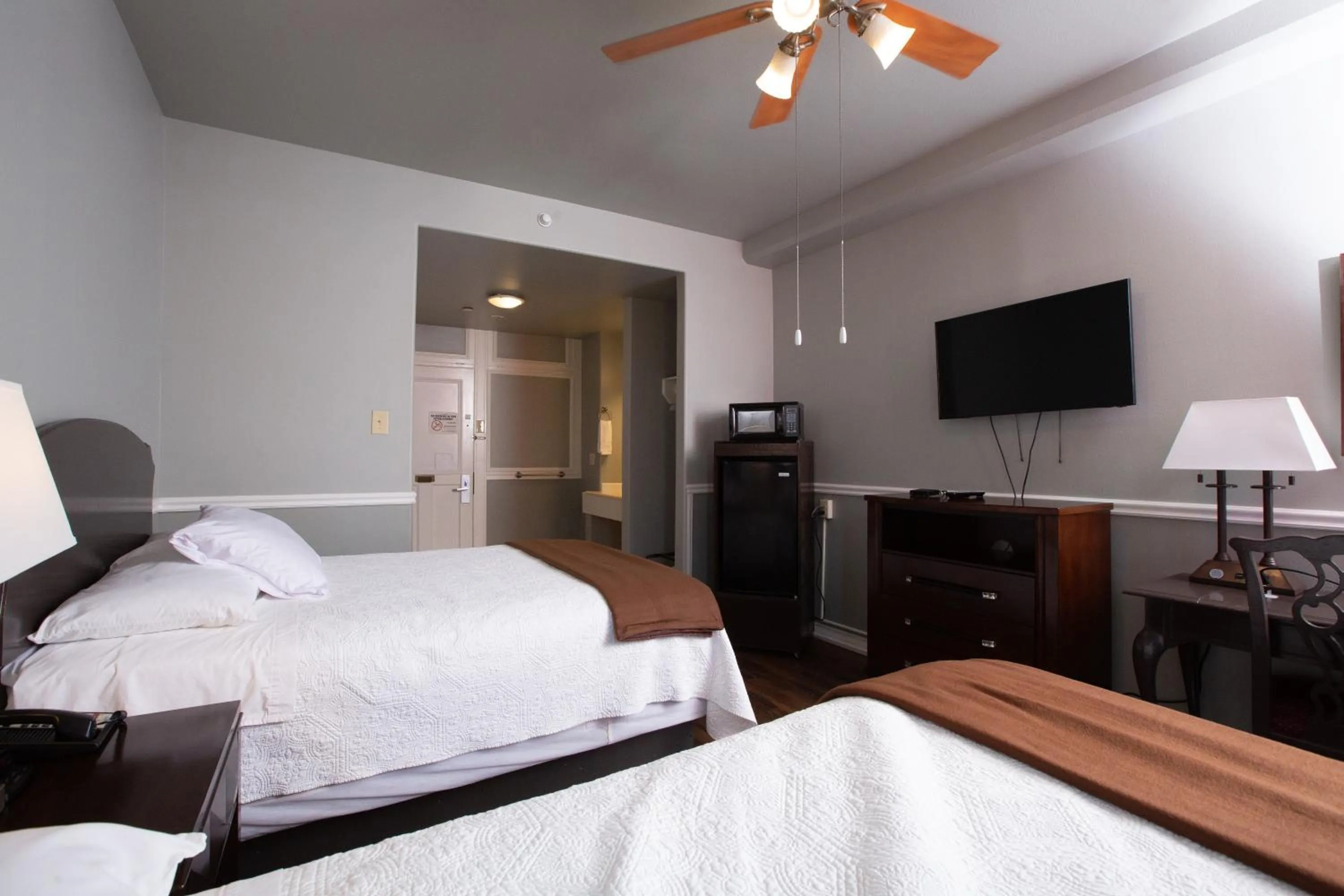 Bed in The Rialto Hotel