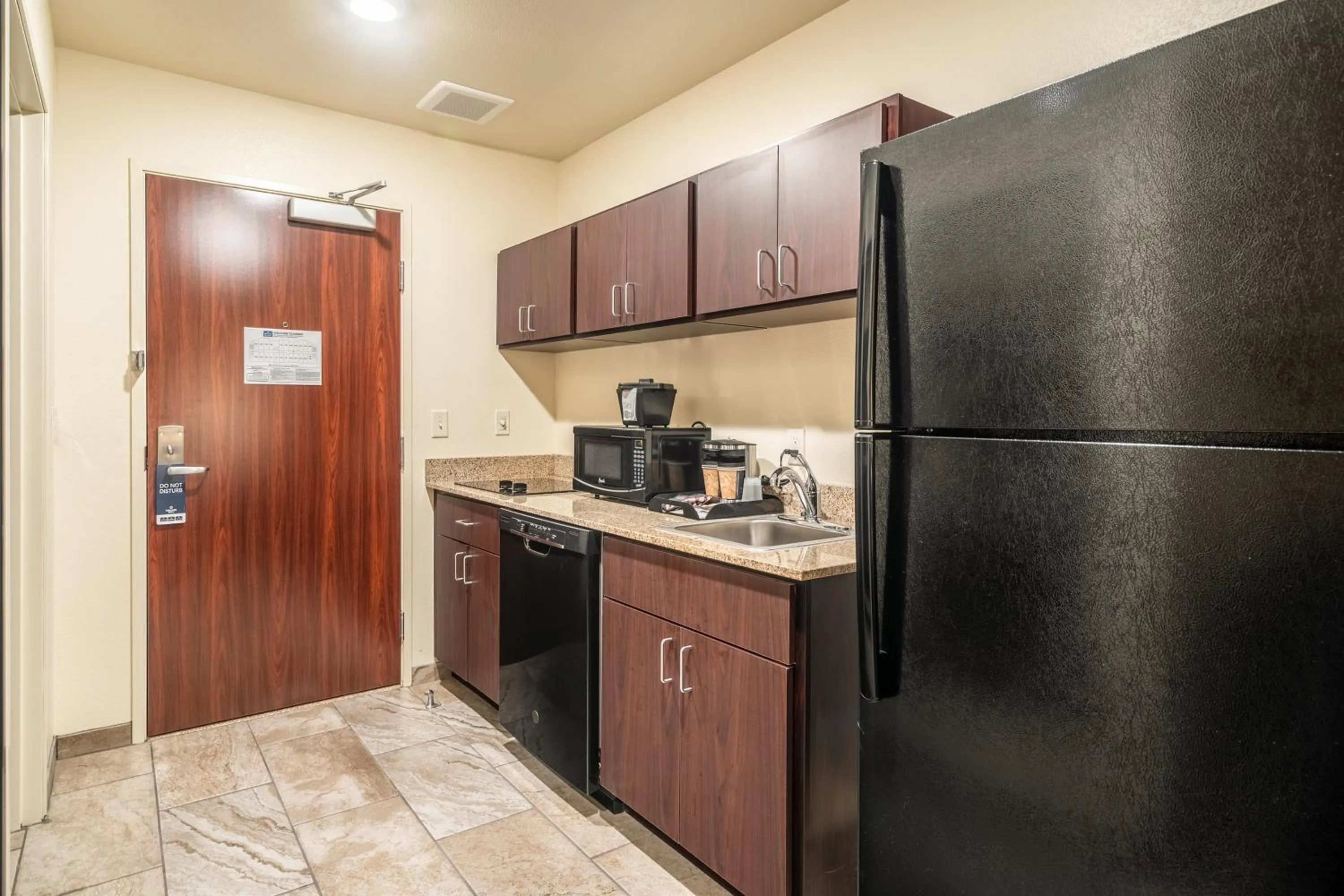 Kitchen or kitchenette in Cobblestone Hotel & Suites - Morgan