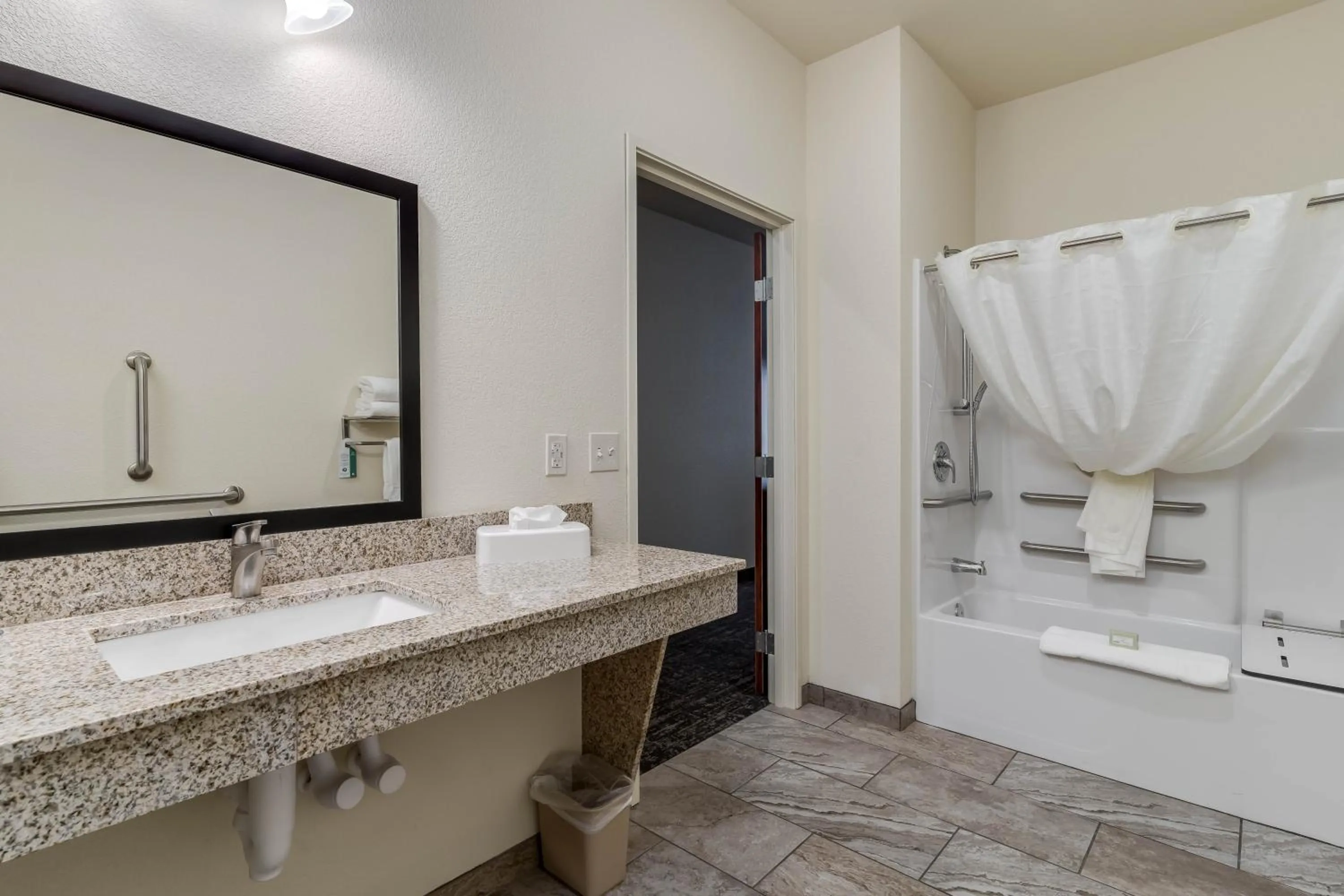 Bathroom in Cobblestone Hotel & Suites - Morgan