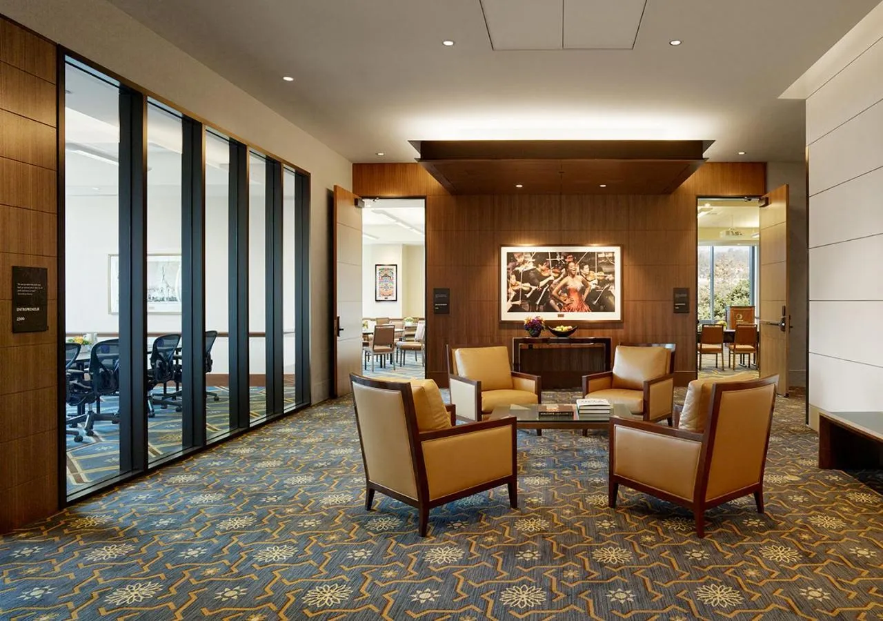 Seating area in Luskin Hotel