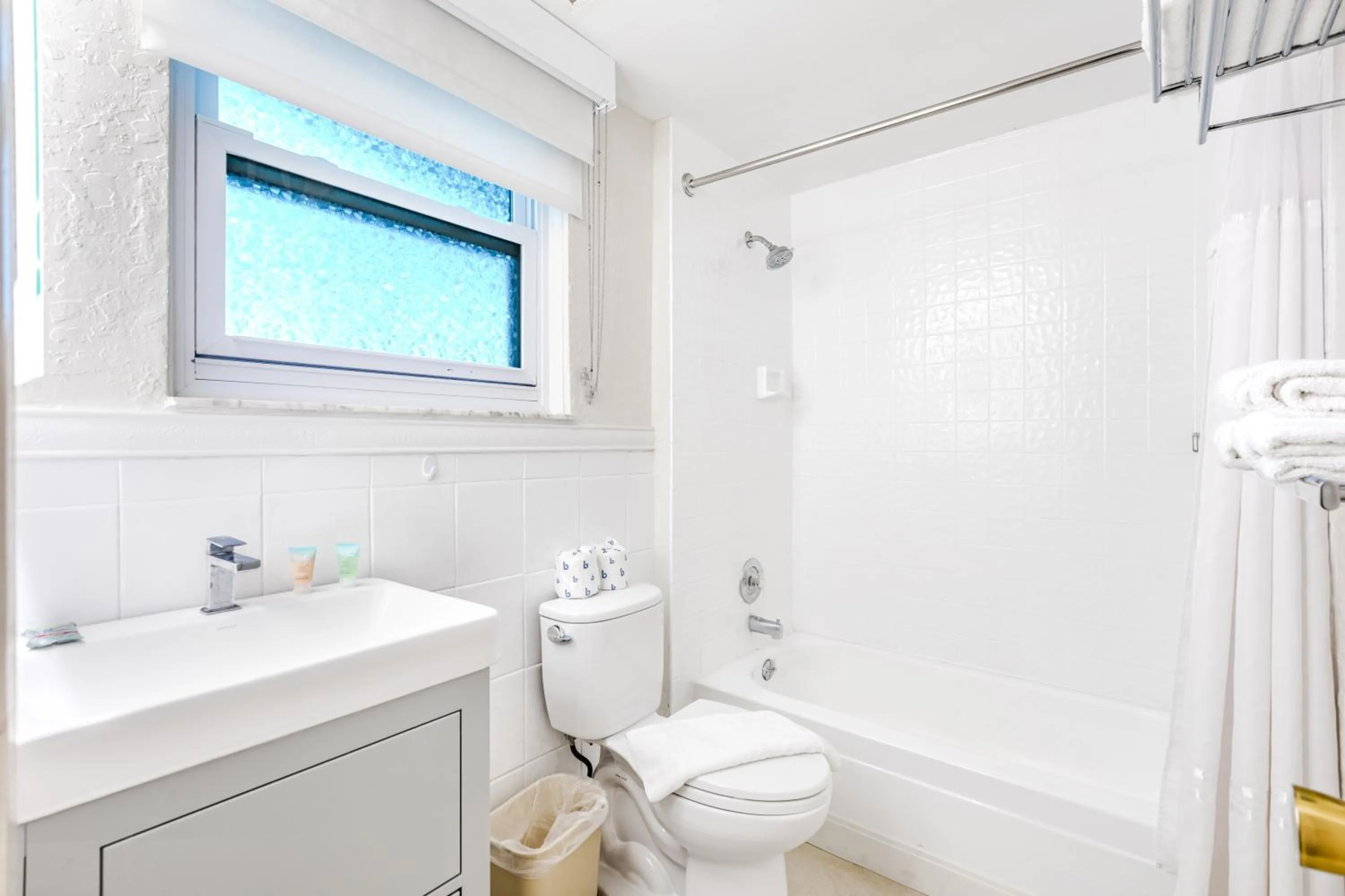 Bathroom in Grand Shores West