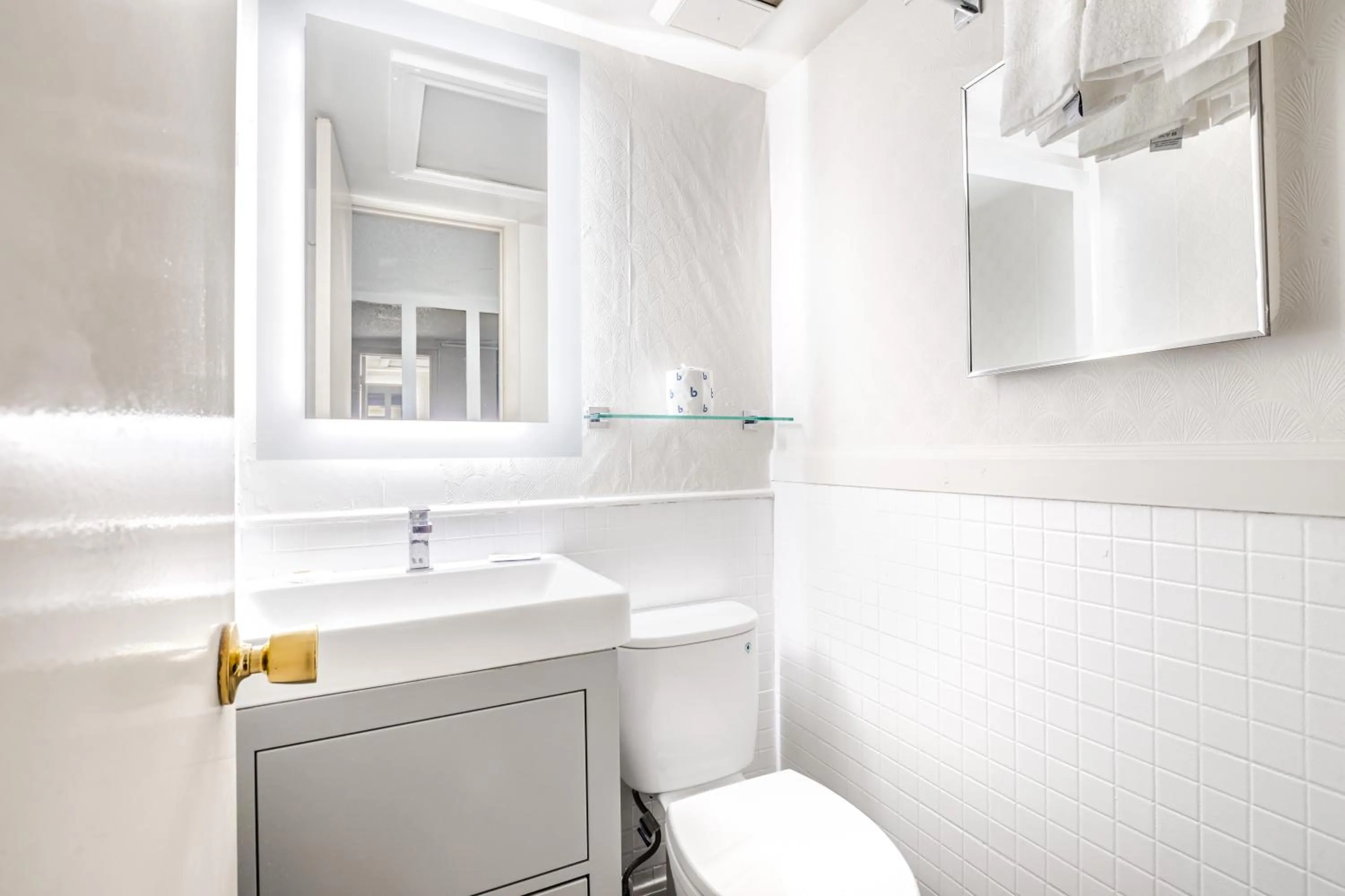 Bathroom in Grand Shores West