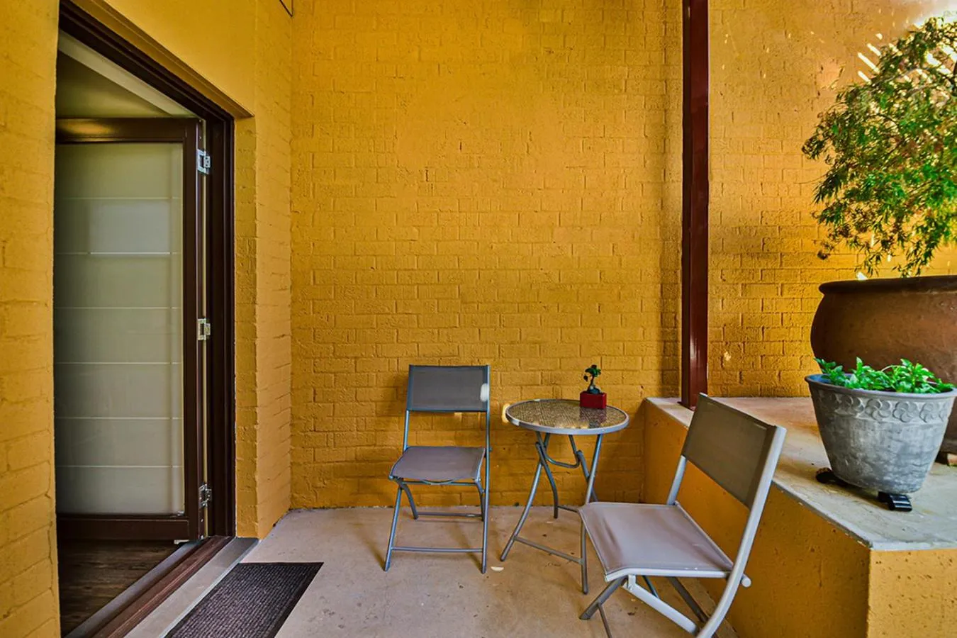 Garden view in Langsford Luxury