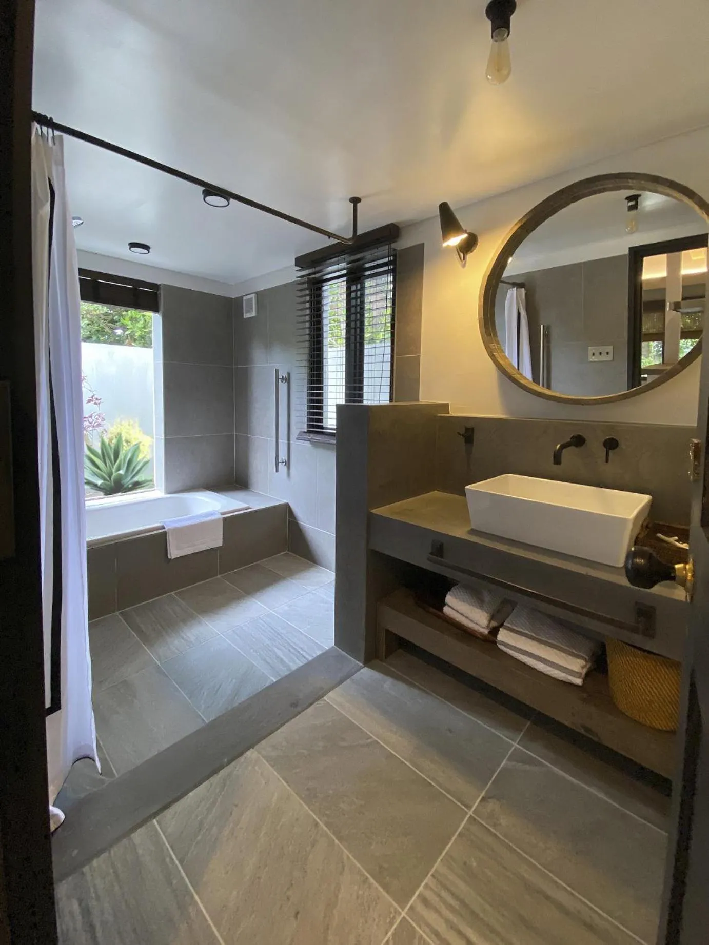 Bathroom, Bed in ADAN RESORT HANALI village sesokojima