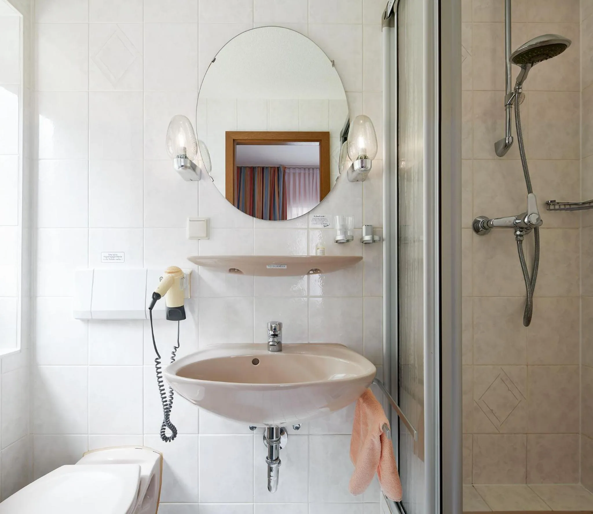 Shower in Hotel Ladenmühle
