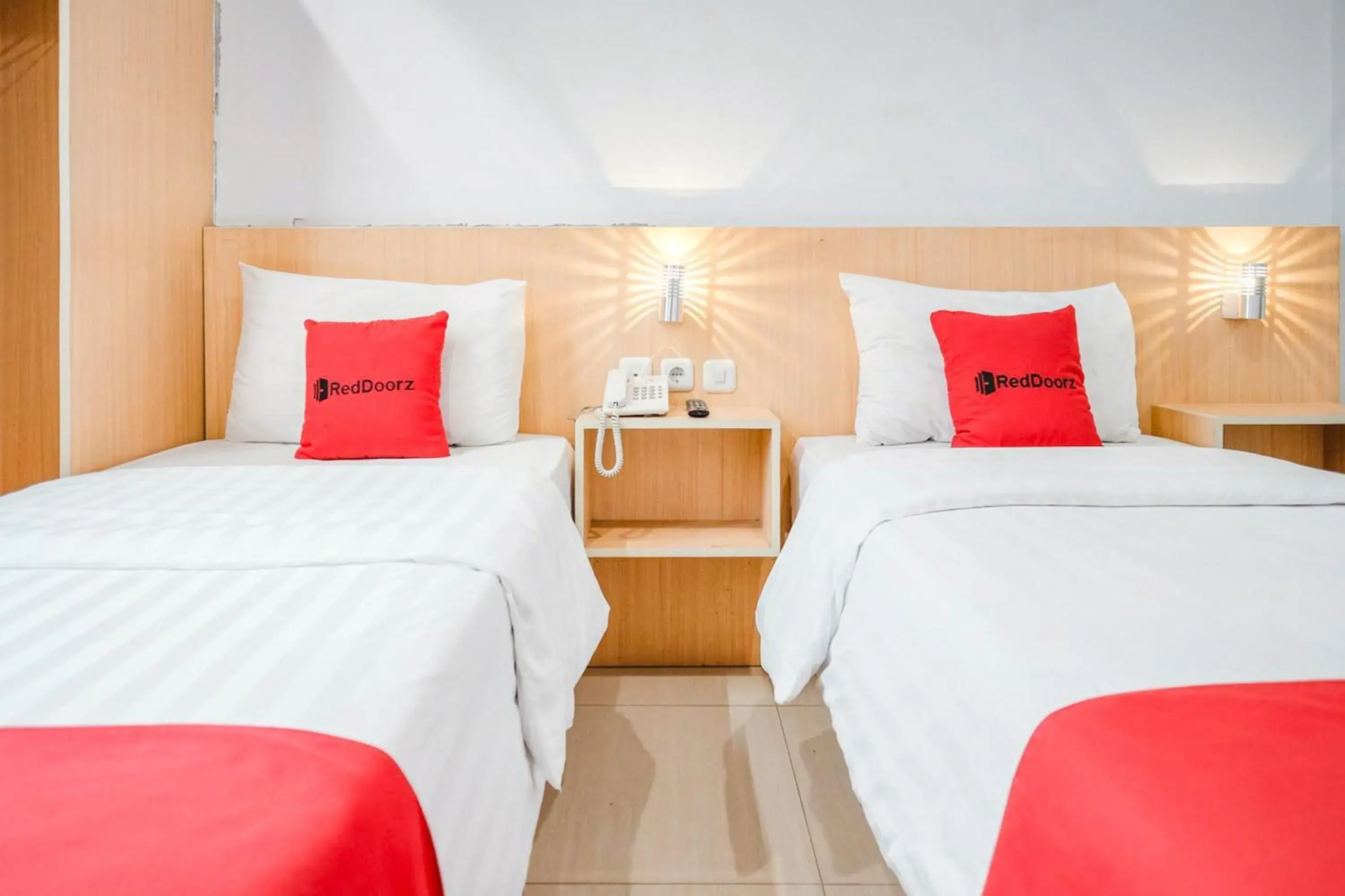 Deluxe Twin Room in RedDoorz Premium at Hotel T-ONE Jambi Deluxe Twin Room in RedDoorz Premium at Hotel T-ONE Jambi