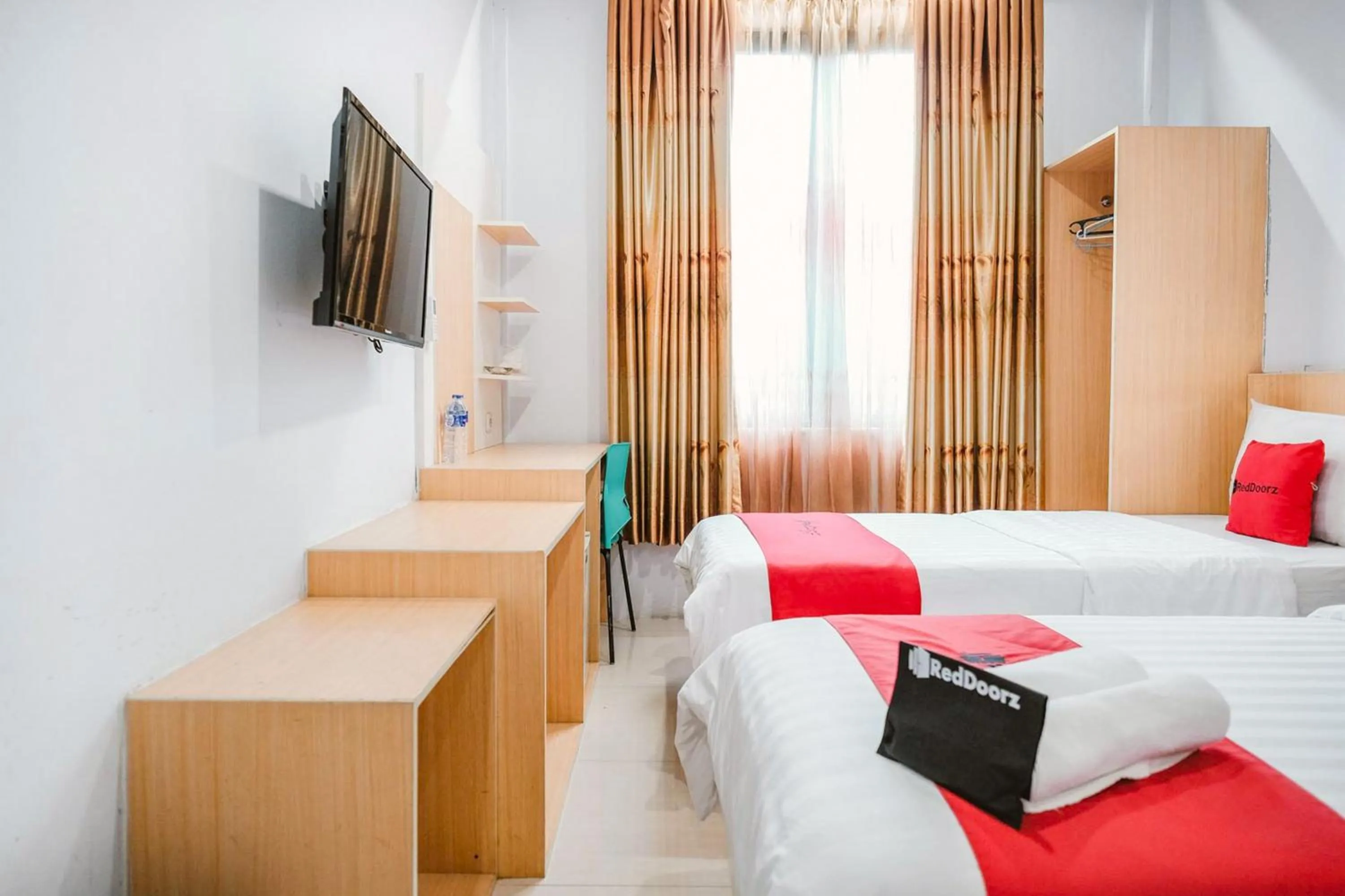 Bedroom, Bed in RedDoorz Premium at Hotel T-ONE Jambi