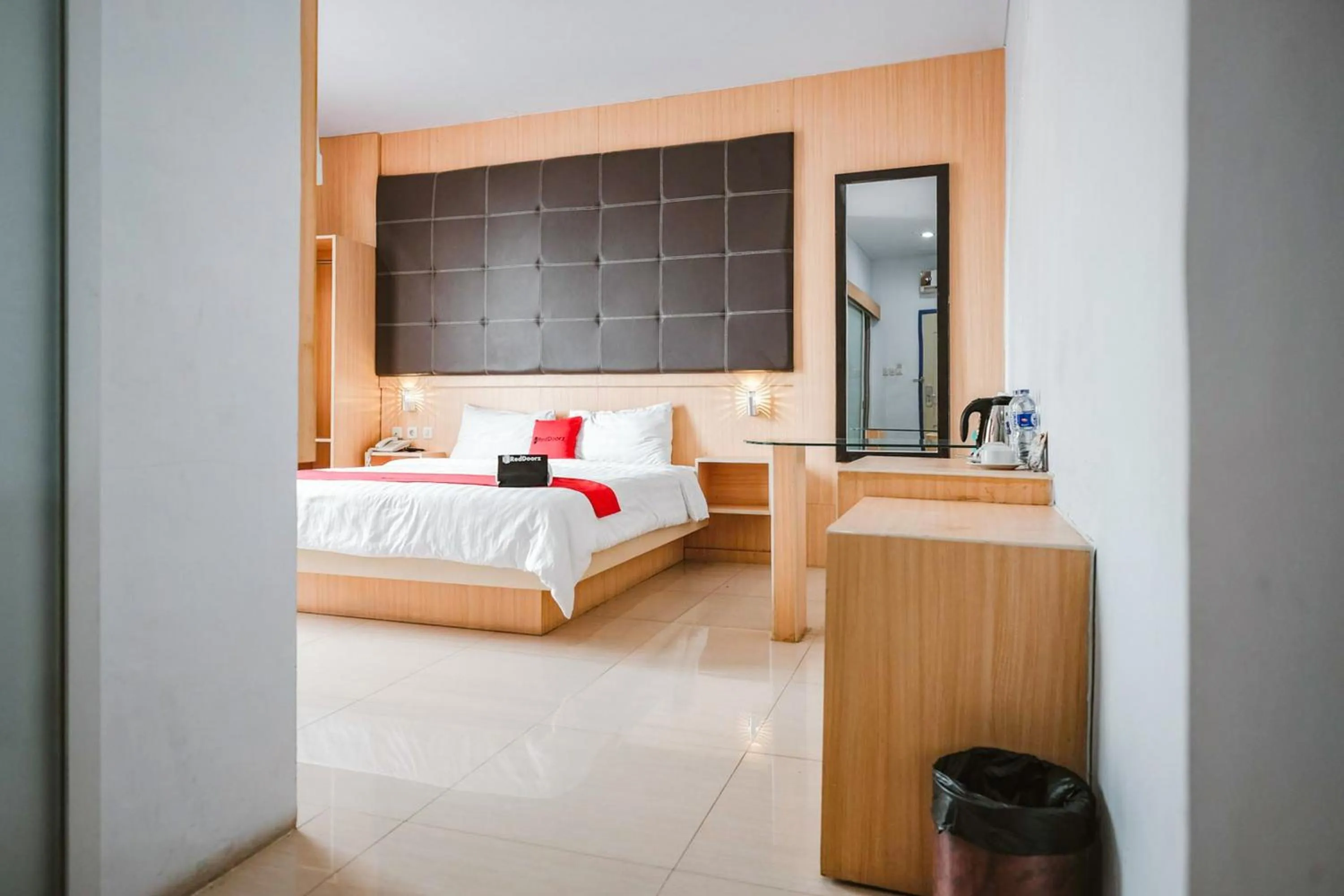 Bedroom, Bed in RedDoorz Premium at Hotel T-ONE Jambi