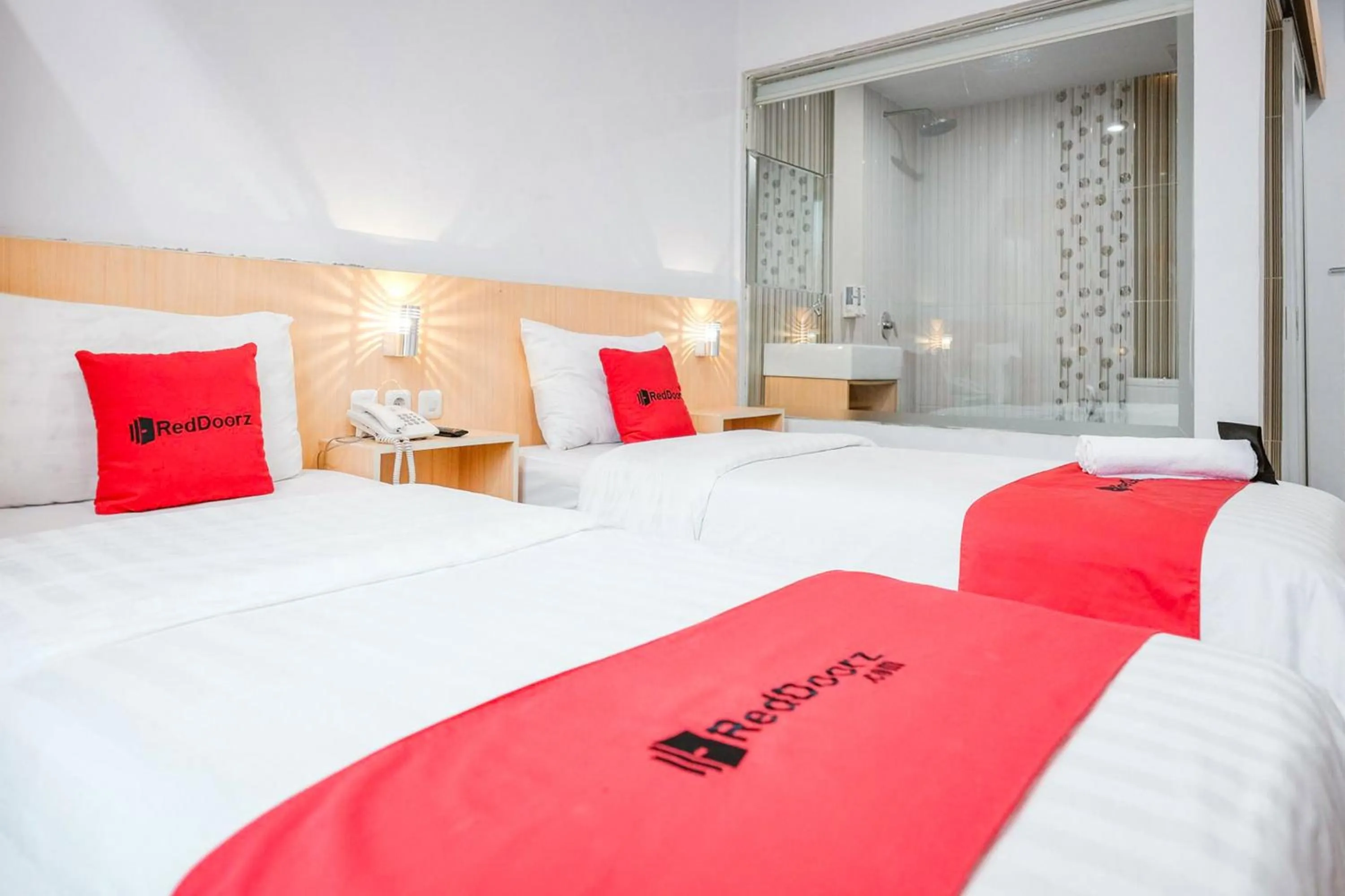 Bedroom, Bed in RedDoorz Premium at Hotel T-ONE Jambi