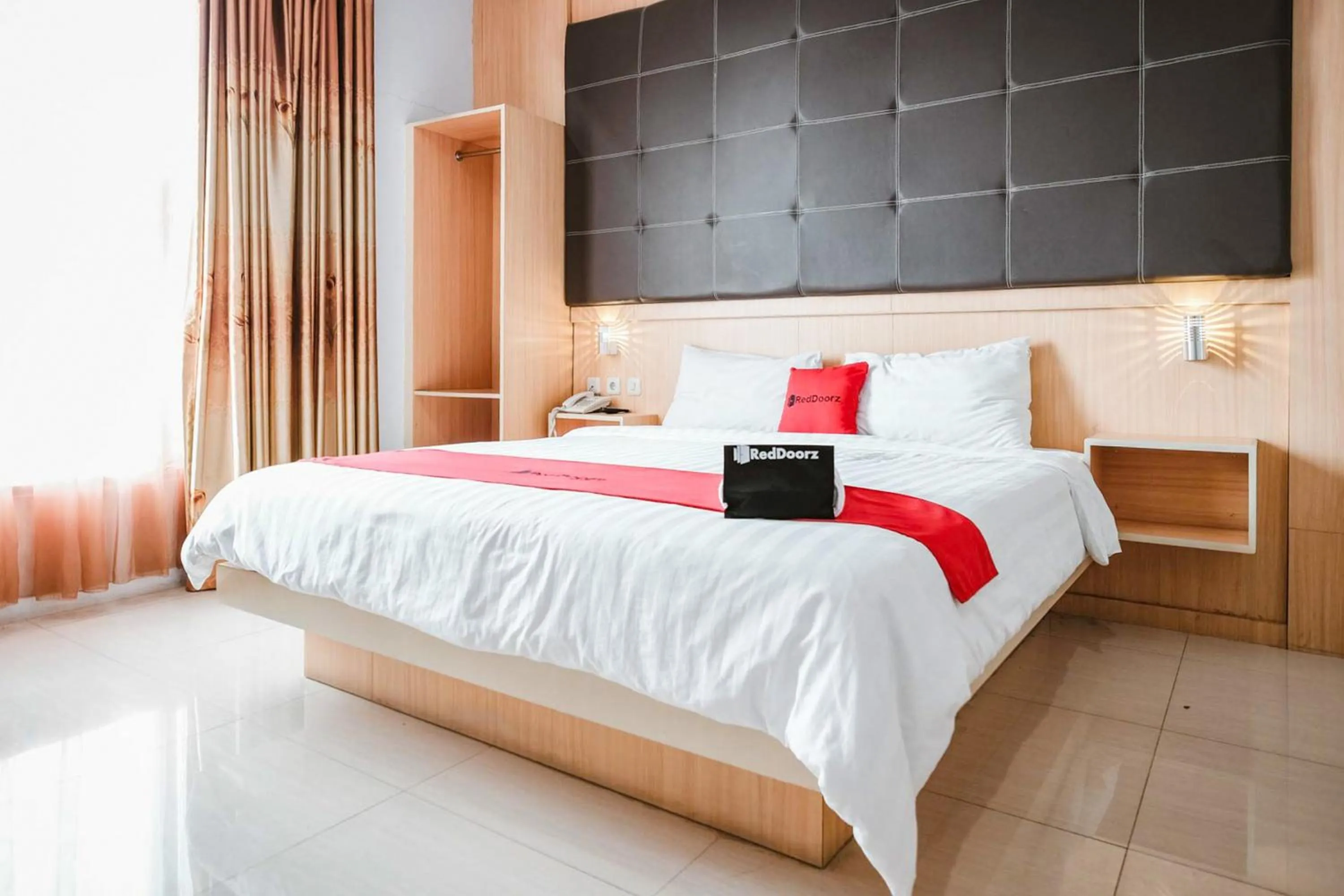 Bedroom, Bed in RedDoorz Premium at Hotel T-ONE Jambi