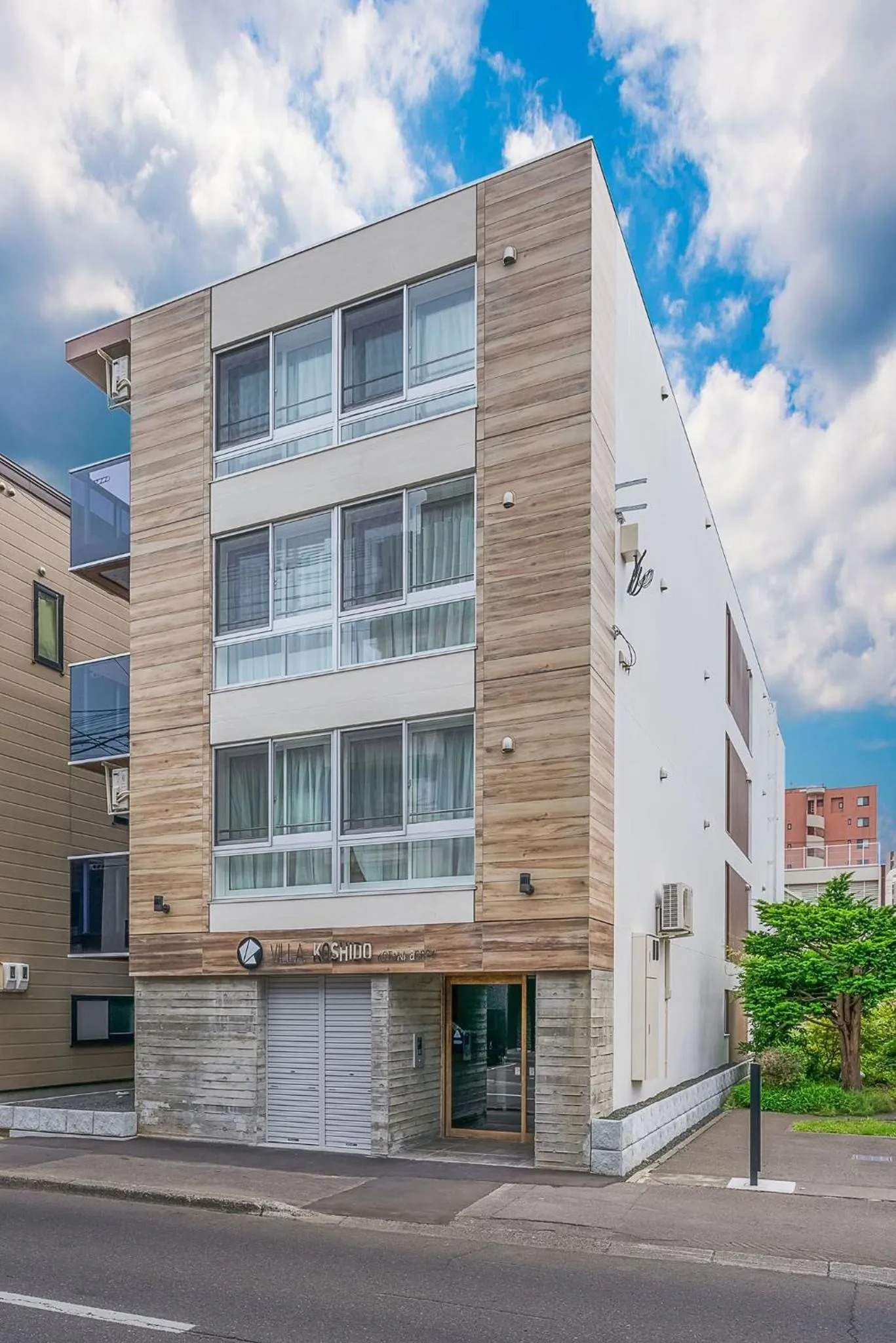 Facade/entrance in VILLA KOSHIDO KOTONI annex