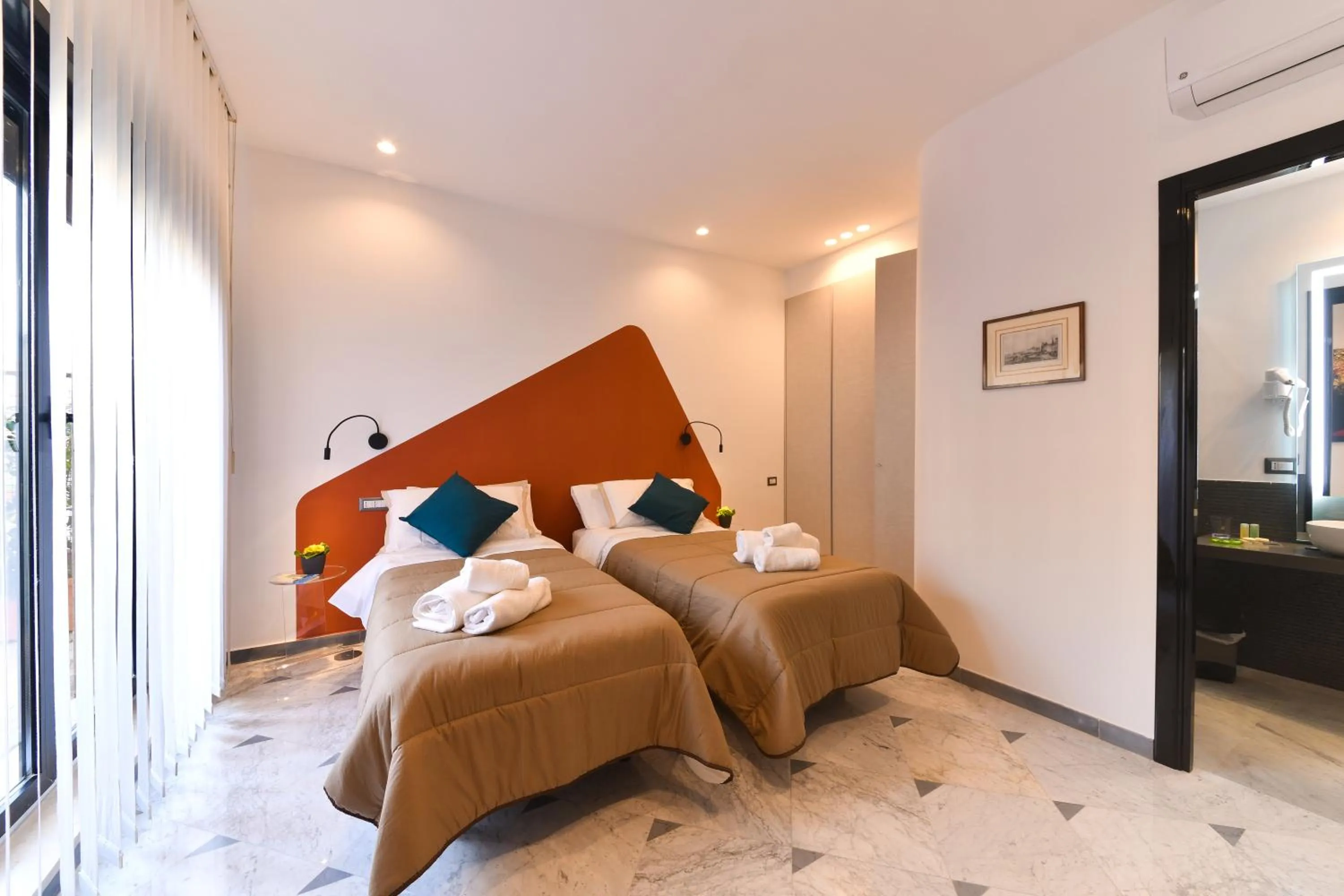 Photo of the whole room, Bed in Domus 42