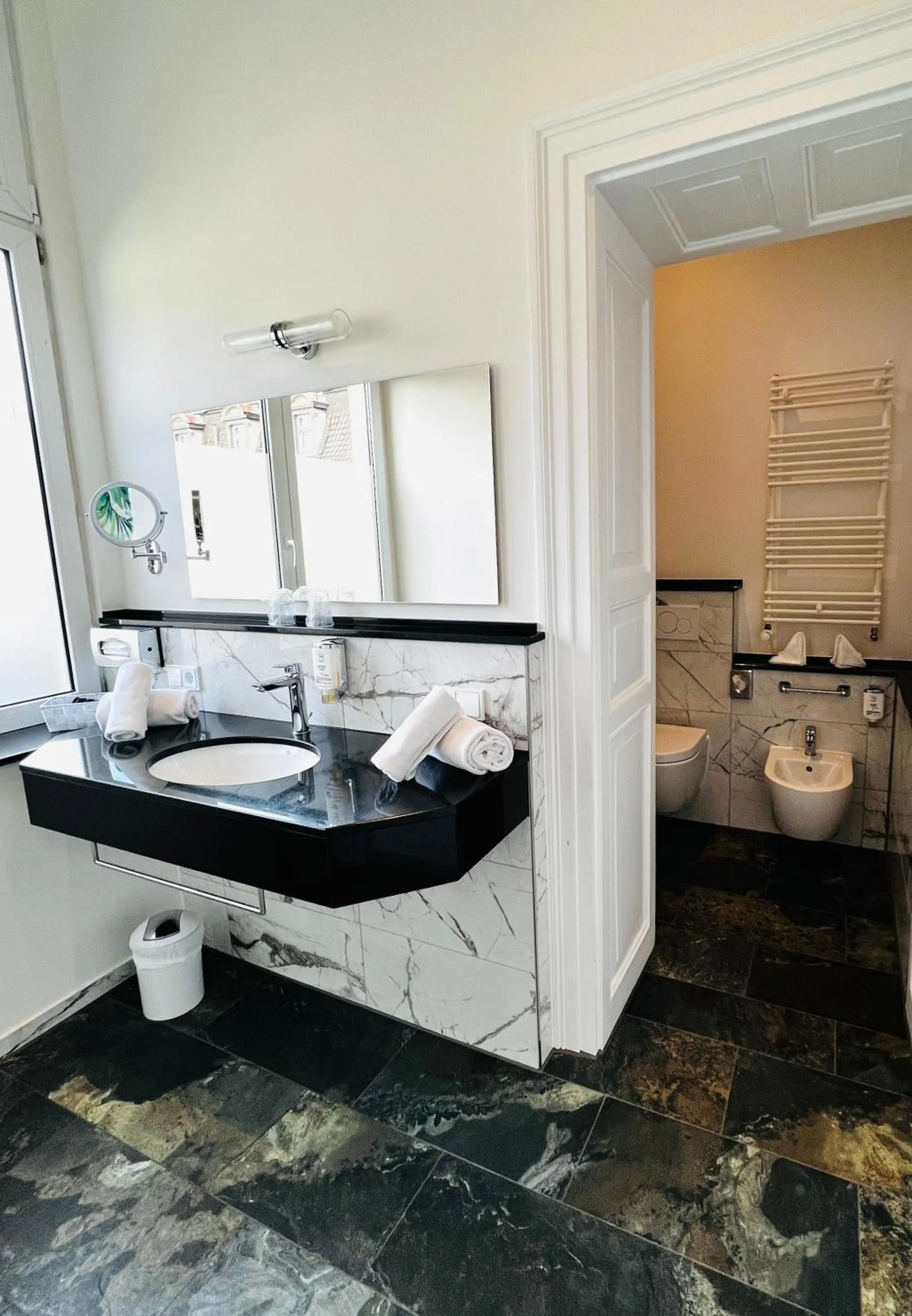 Bathroom in Villa Thea Hotel am Rosengarten