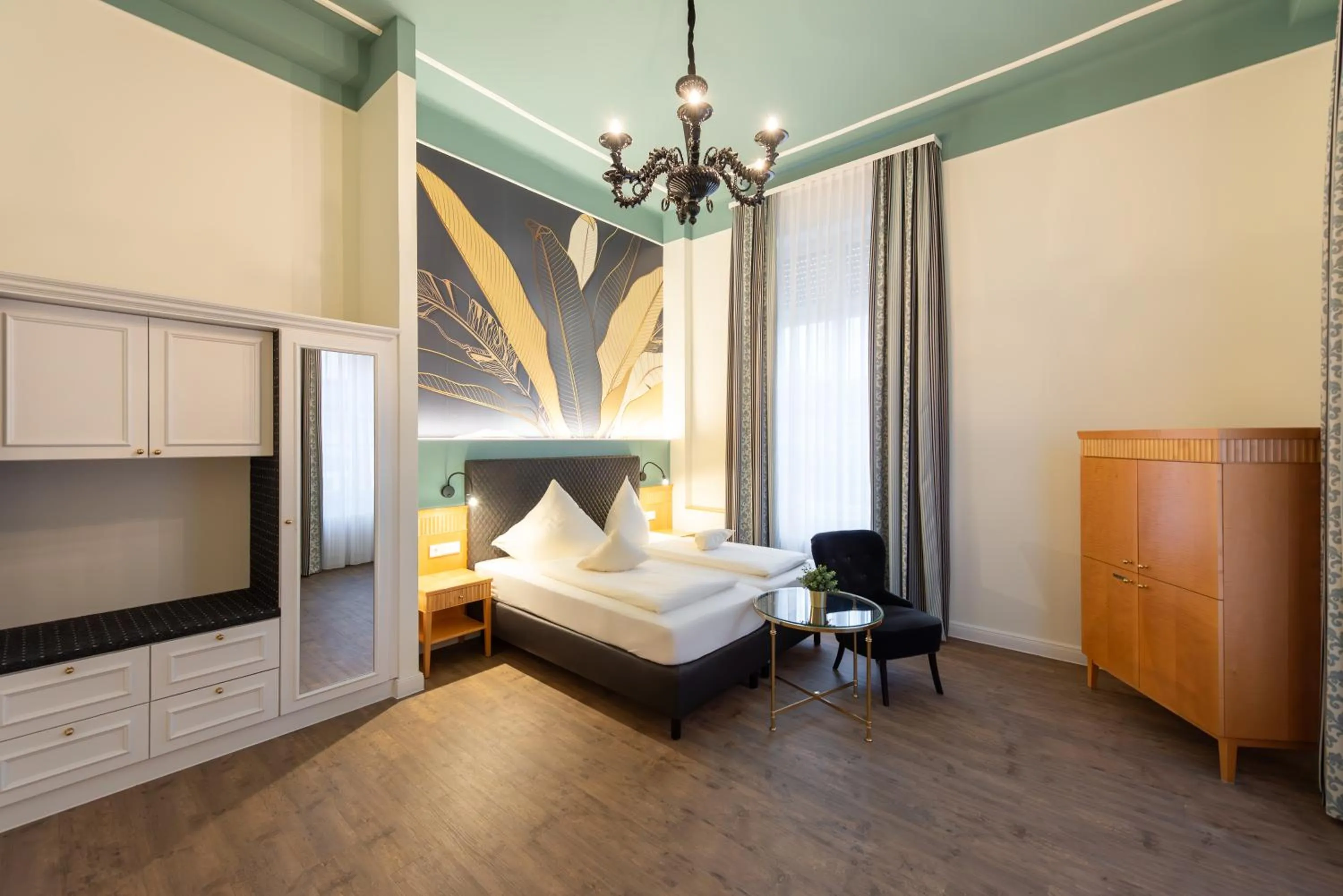 Bed in Villa Thea Hotel am Rosengarten