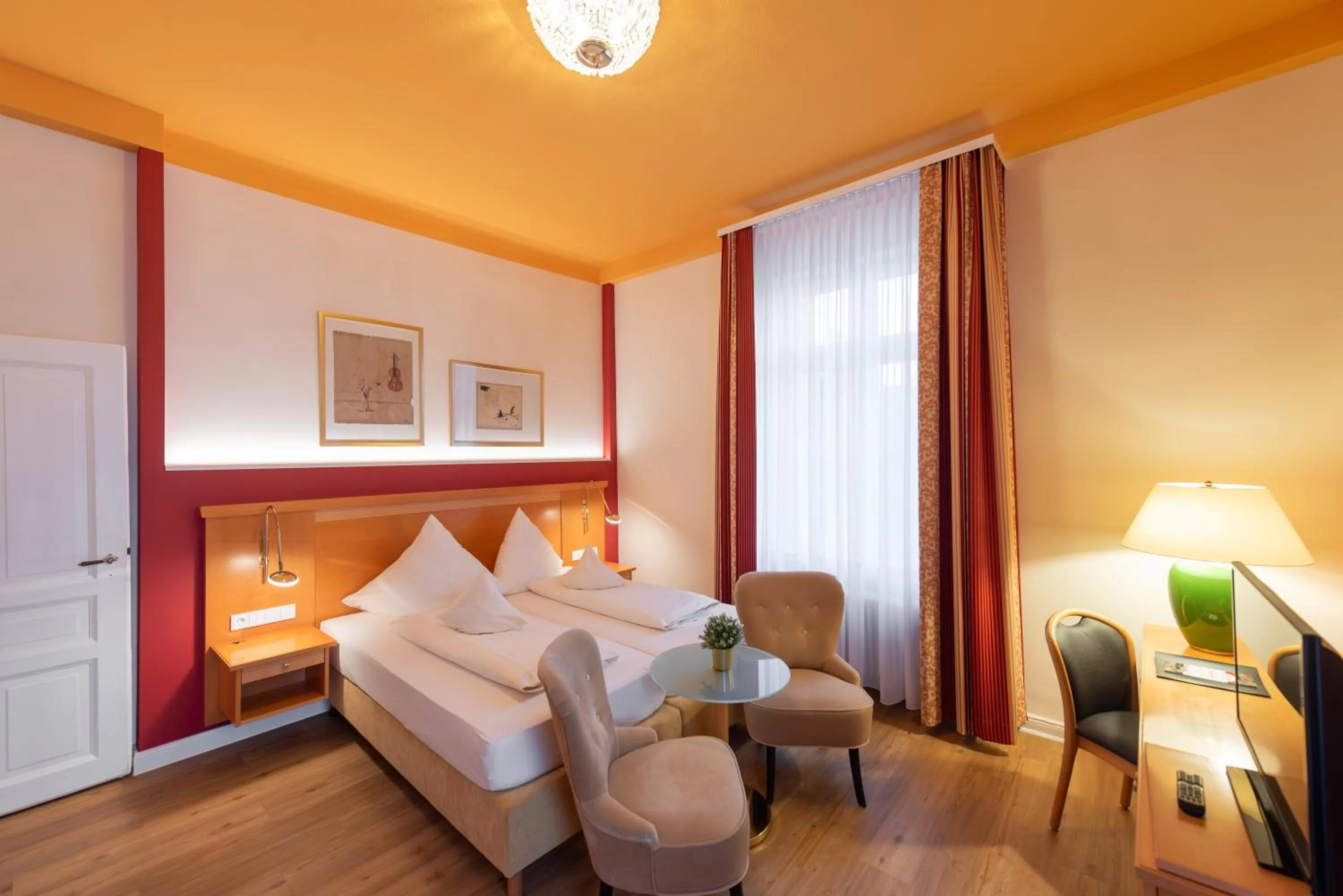 Bed in Villa Thea Hotel am Rosengarten