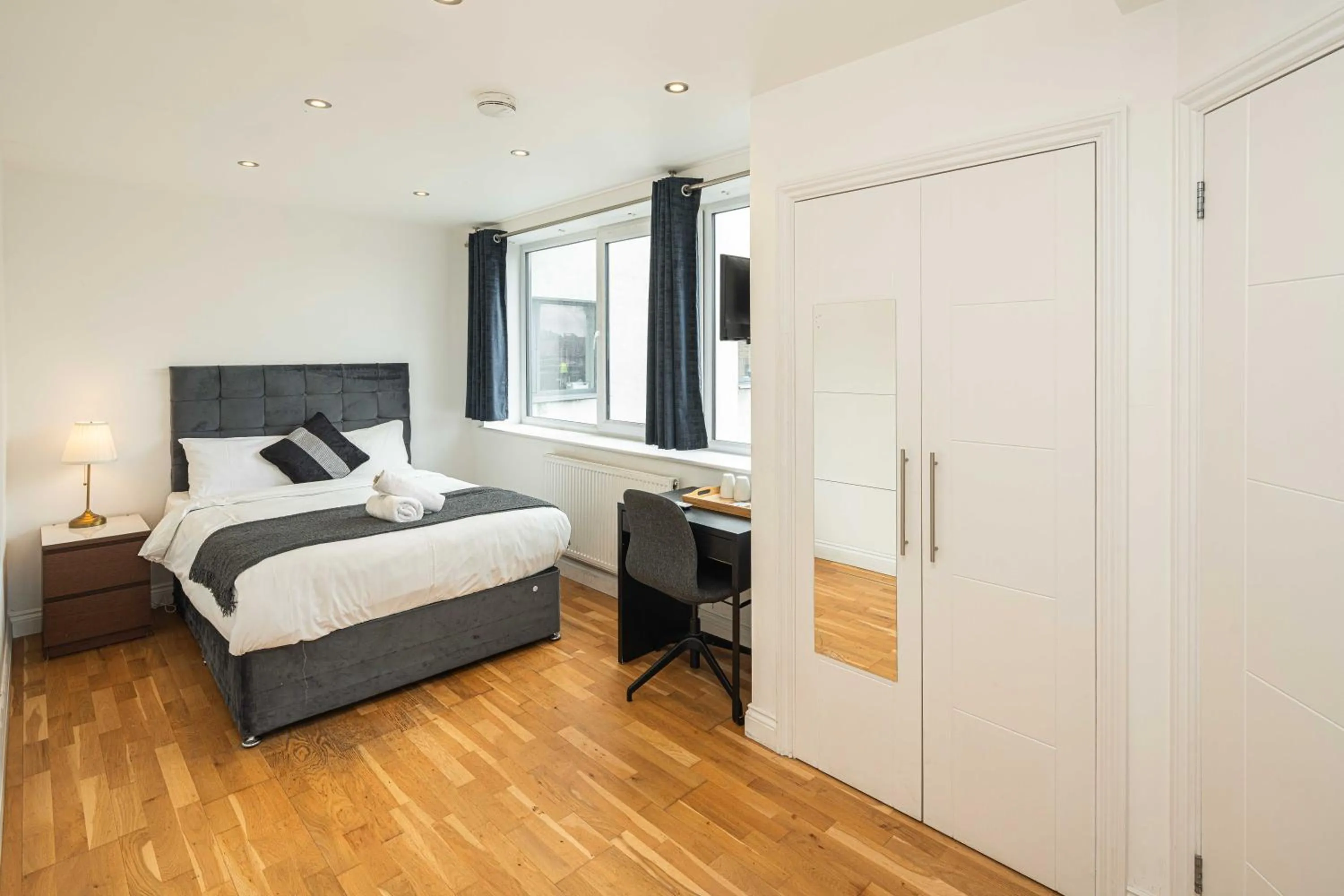 Bedroom, Bed in SE10 House